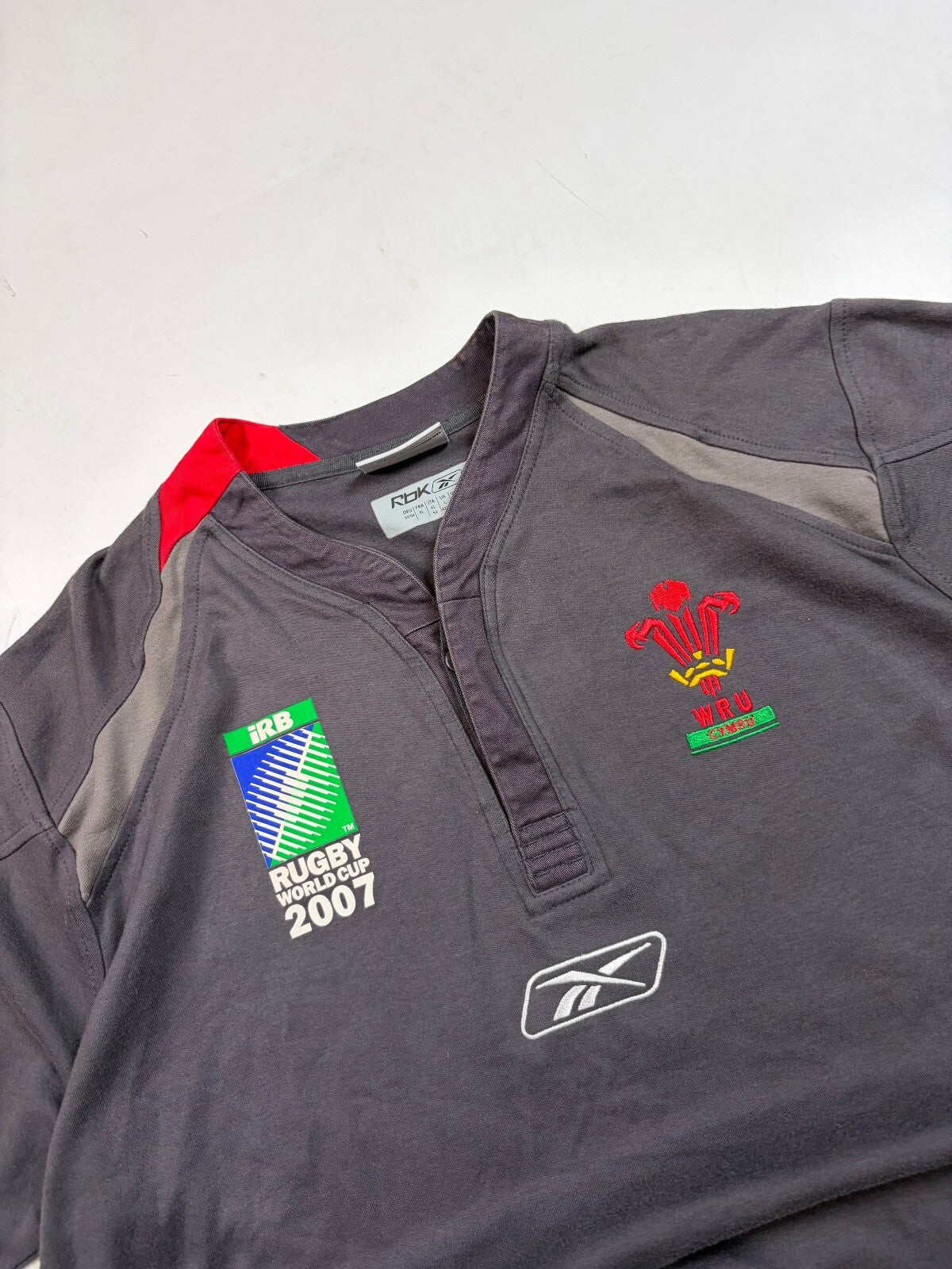 Vintage Wales 2007 world cup Reebok away rugby shirt (L)