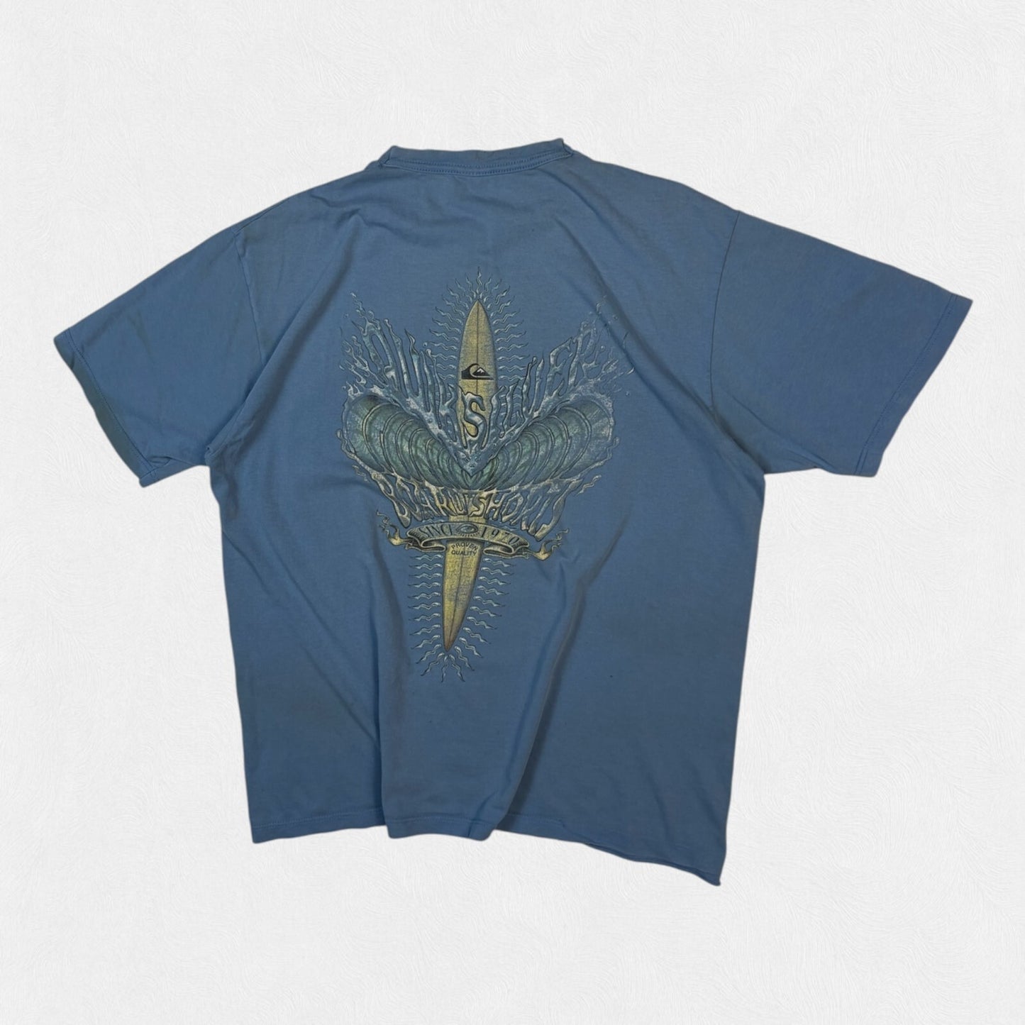 Vintage Y2K Quiksilver graphic surfwear tee (M)