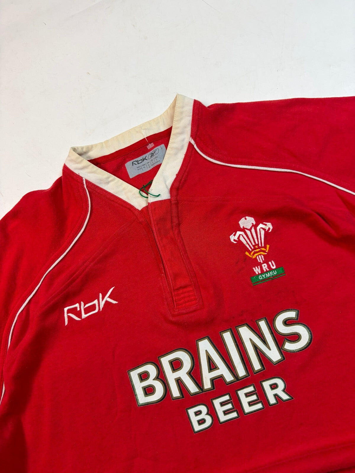 Vintage Wales 2005/06 Reebok rugby union shirt (L)