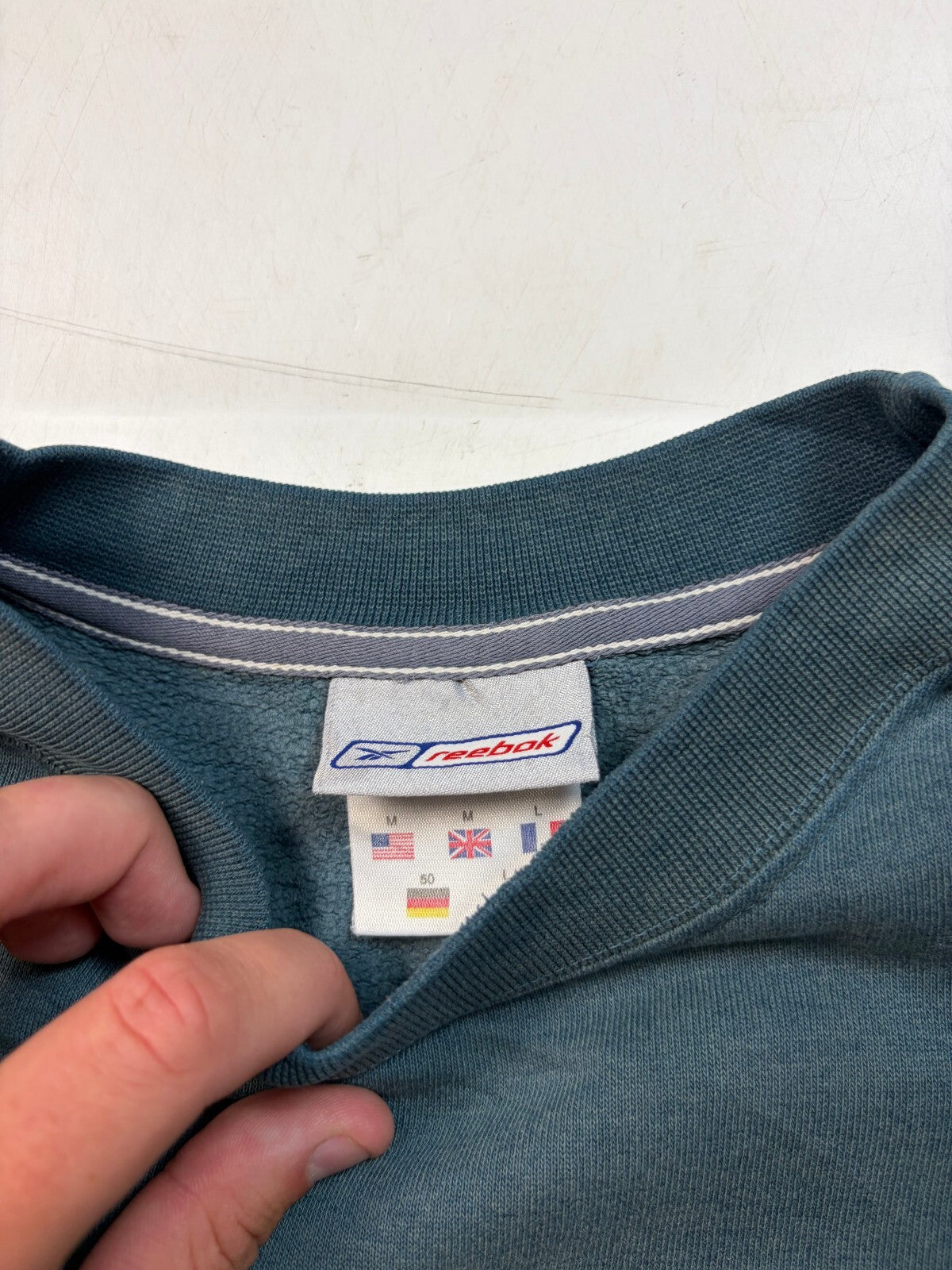 `Vintage 90s reebok small logo sweatshirt (M)