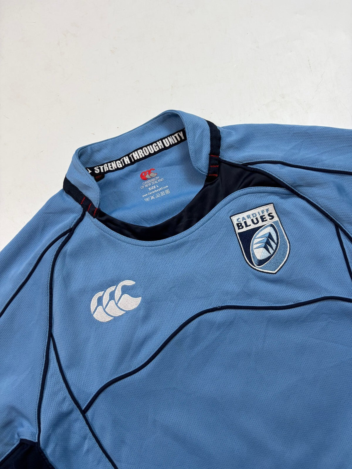 Vintage Cardiff Blues 2008/09 Canterbury home rugby shirt (L)