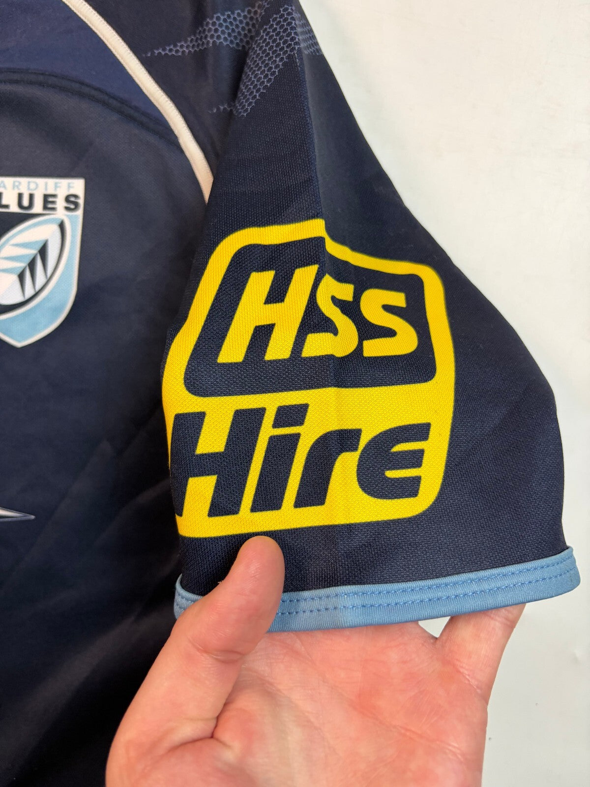 Cardiff Blues 2010/11 Canterbury home rugby shirt (M)