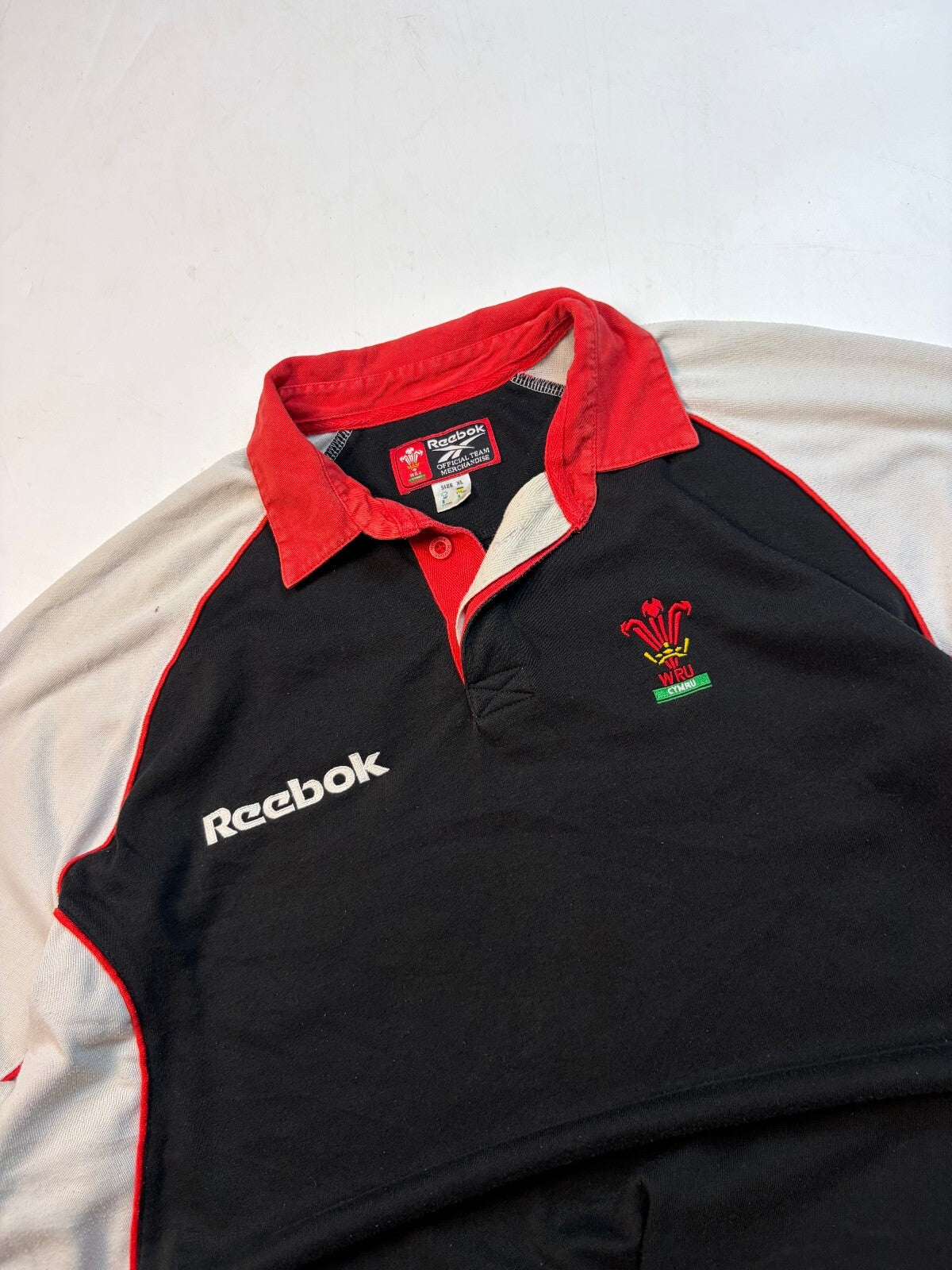 Vintage Wales 2000-02 Reebok training rugby shirt (XL)
