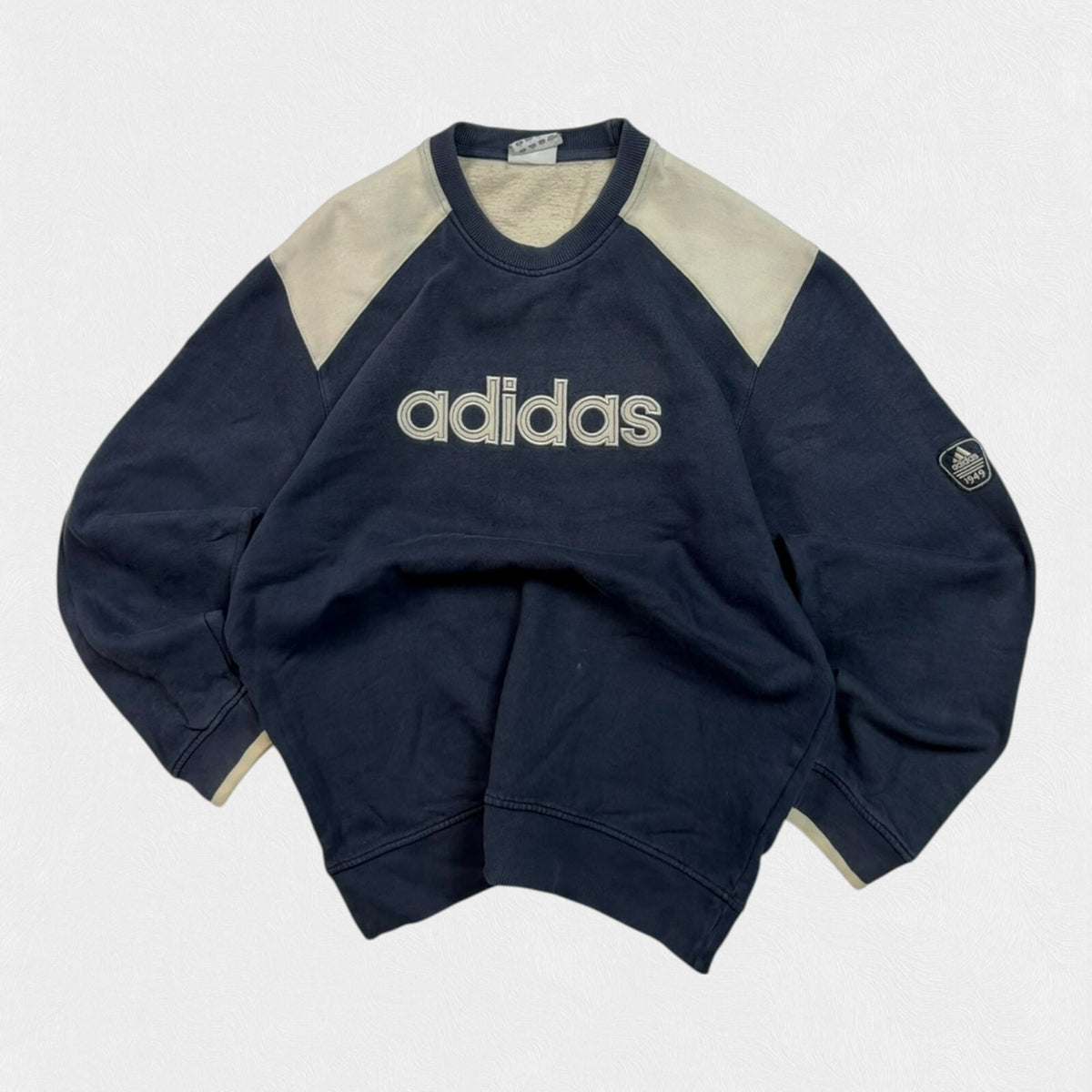 Vintage Y2K adidas spell out sweatshirt (M)