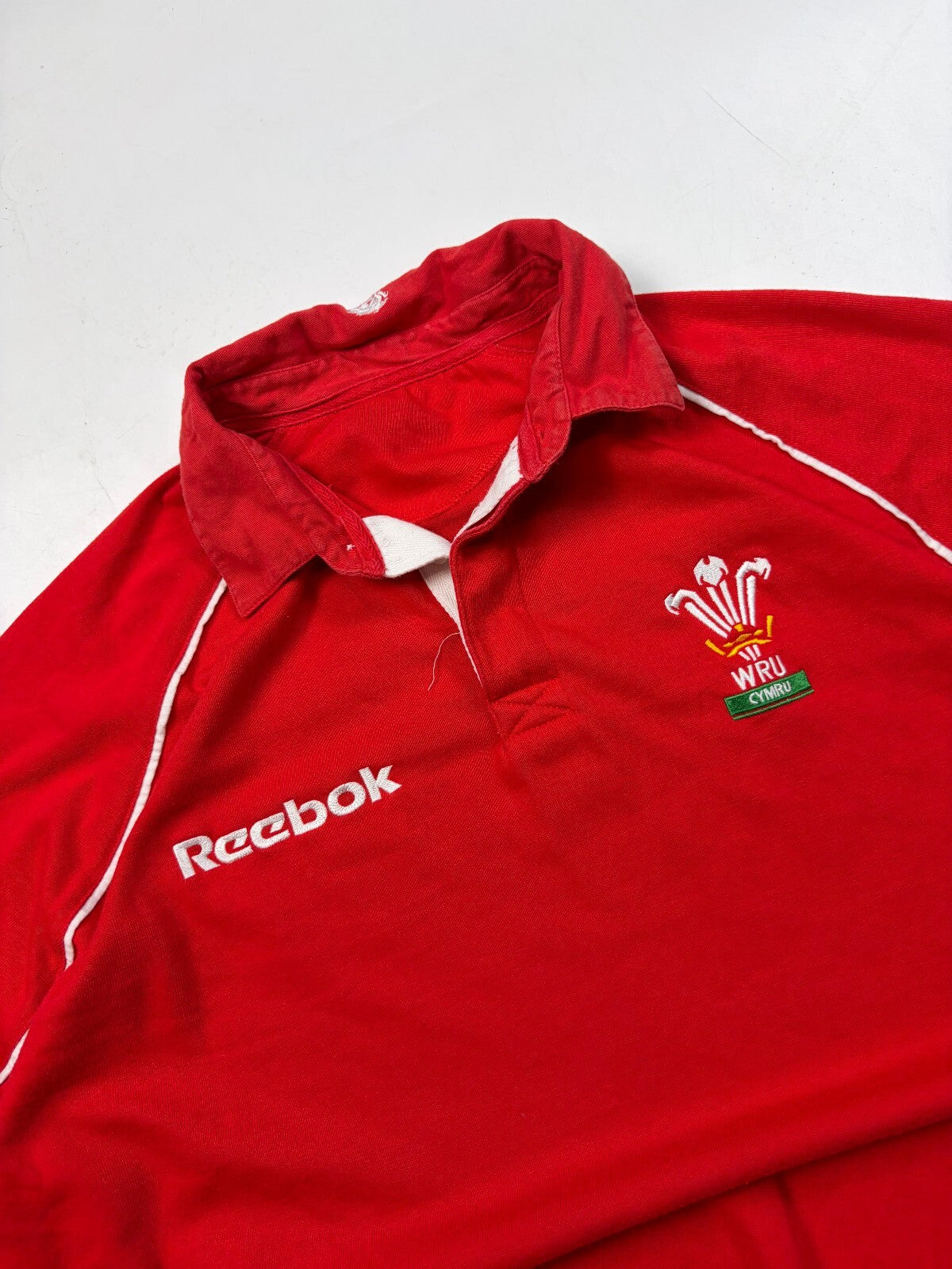 Vintage Wales 2001/02 Reebok rugby union shirt (L)
