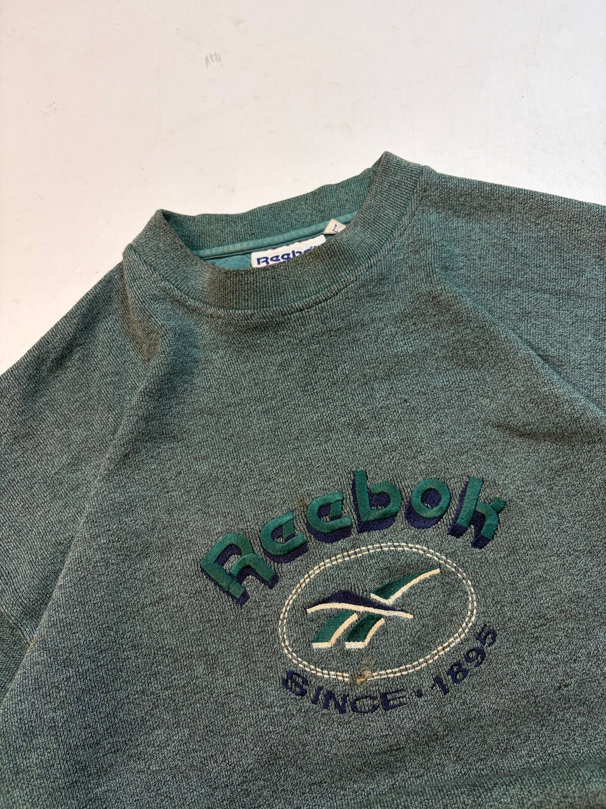 Vintage 90s Reebok centre logo sweatshirt (L)