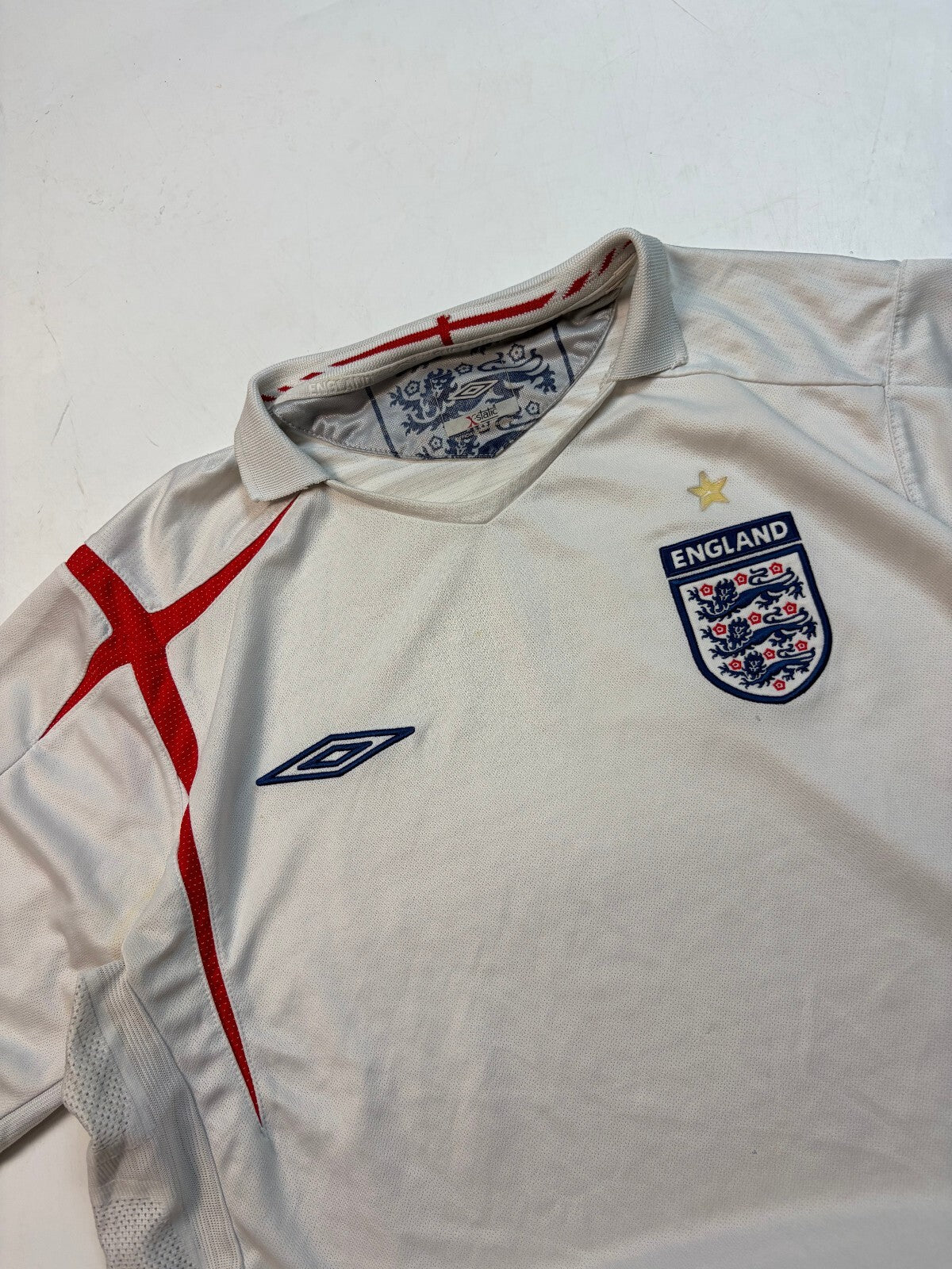 Vintage England 2005-07 Umbro home football shirt (L)