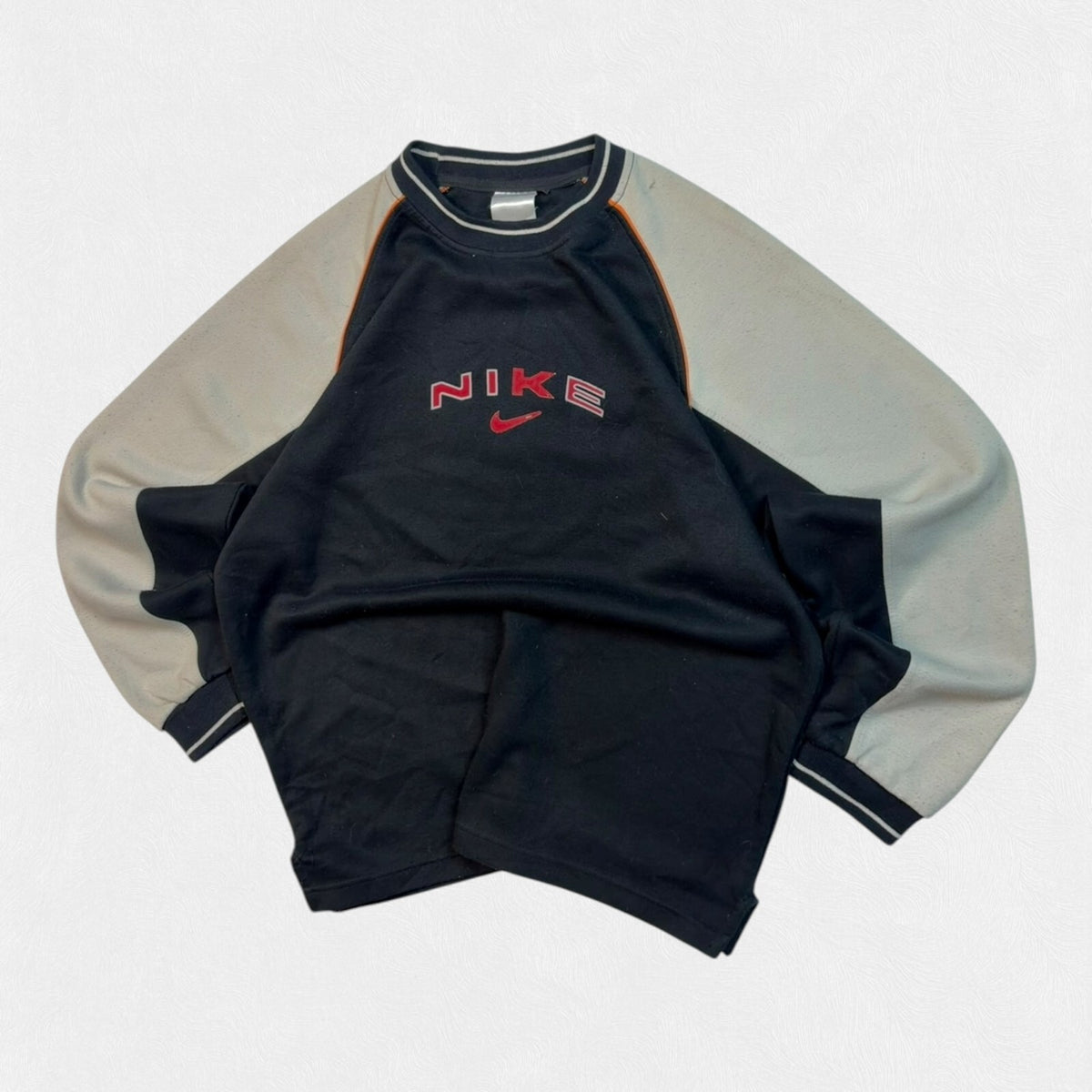 Vintage 90s Nike spell out sweatshirt (L)