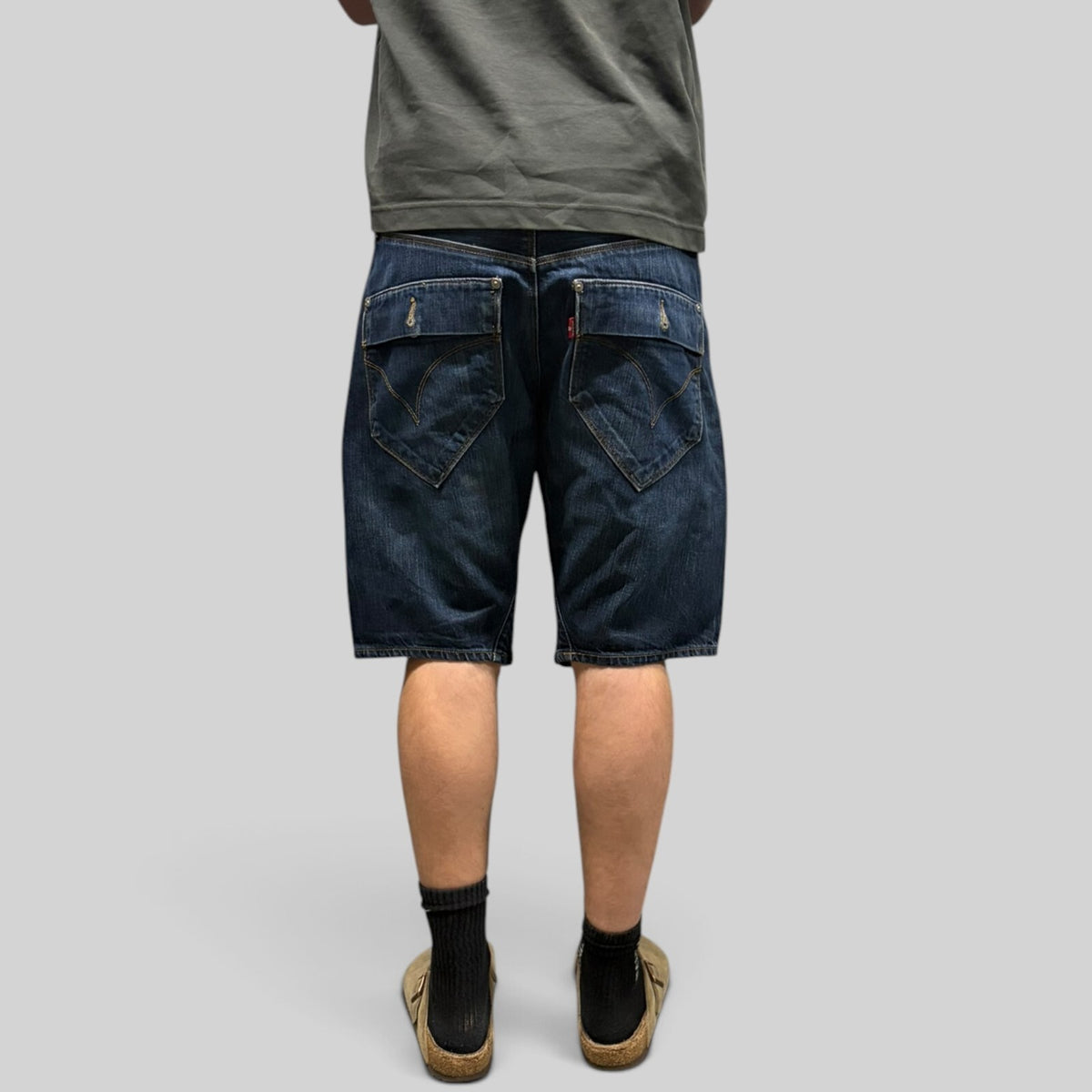 Y2K Levi's engineered twisted baggy jorts (M)