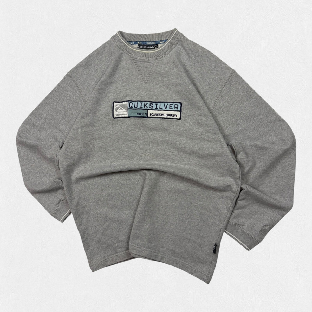 Vintage Y2K Quiksilver surfwear graphic sweatshirt (L)