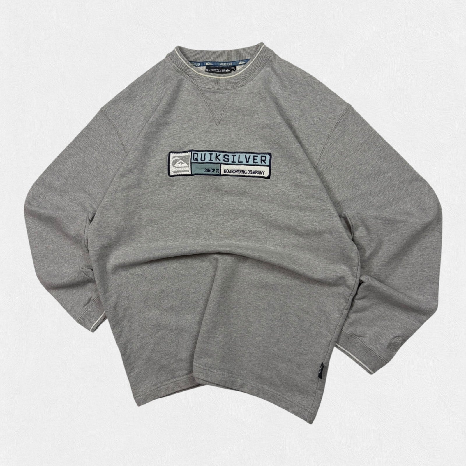 Vintage Y2K Quiksilver surfwear graphic sweatshirt (L)