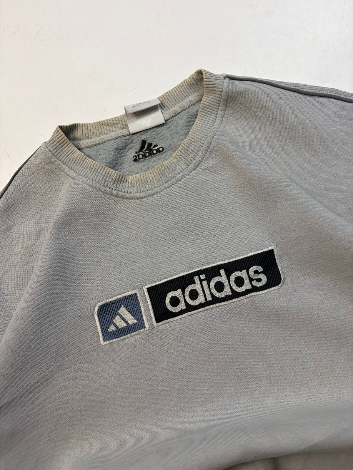 Vintage Y2K adidas spell out sweatshirt (M)