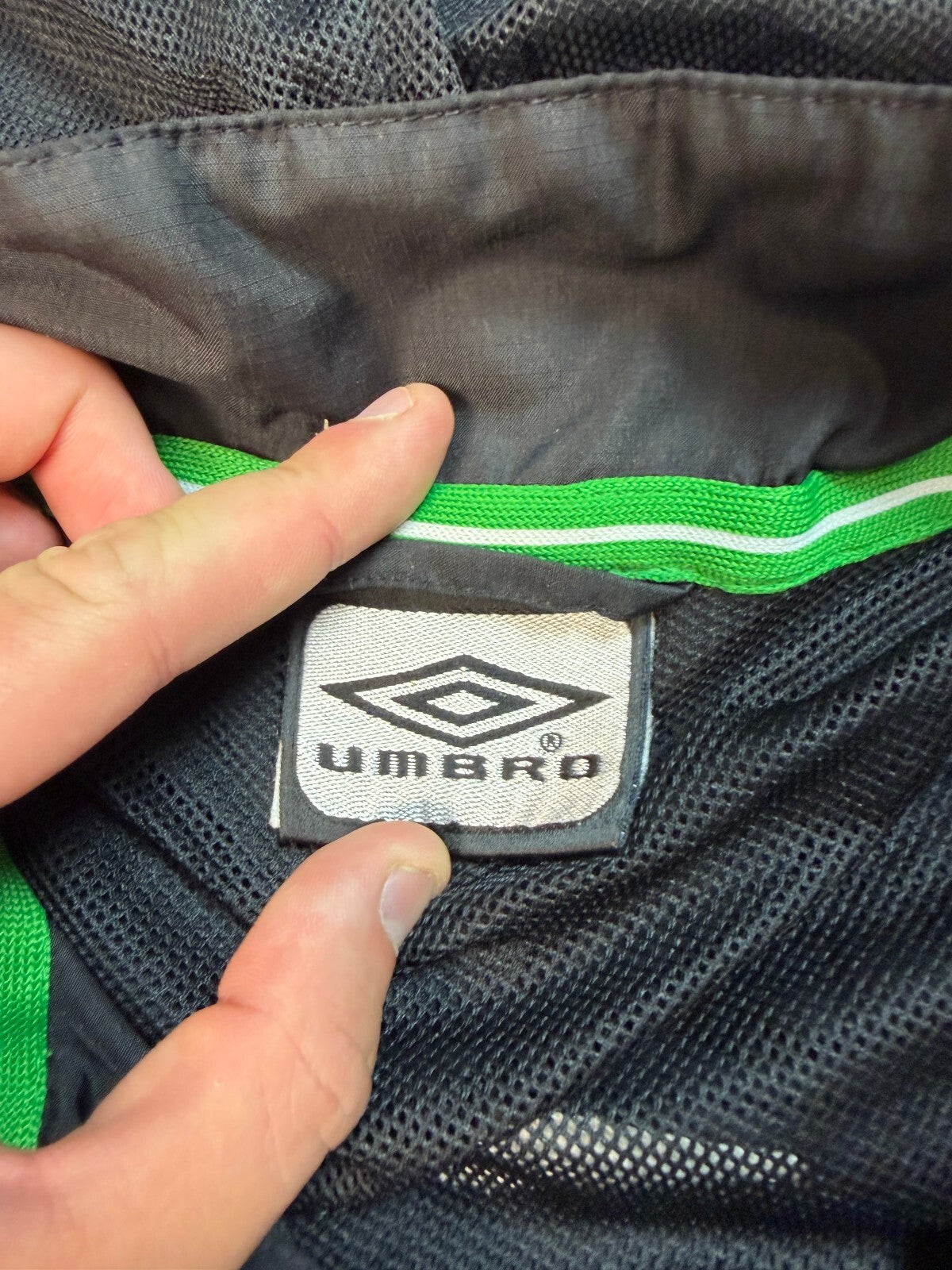 Vintage Celtic 2004/05 Umbro football track jacket (M)