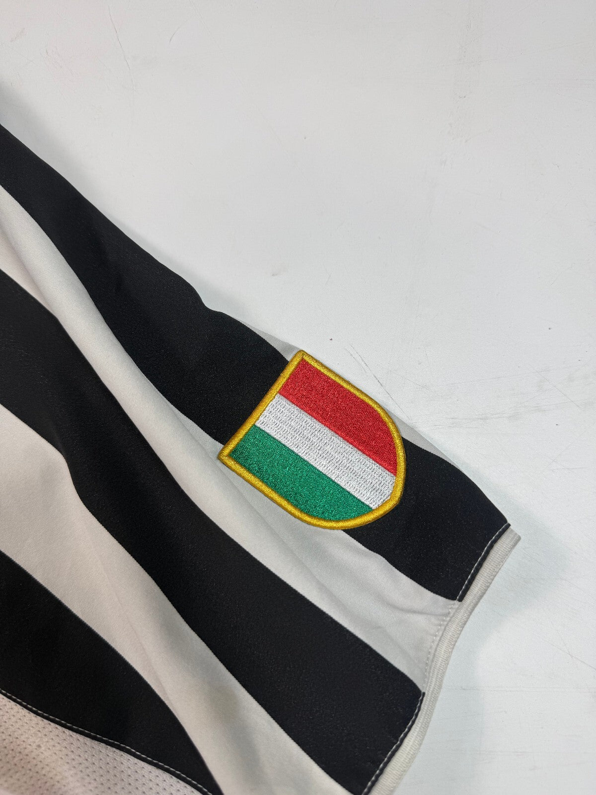 Vintage Juventus 2003/04 Nike home football shirt (L)