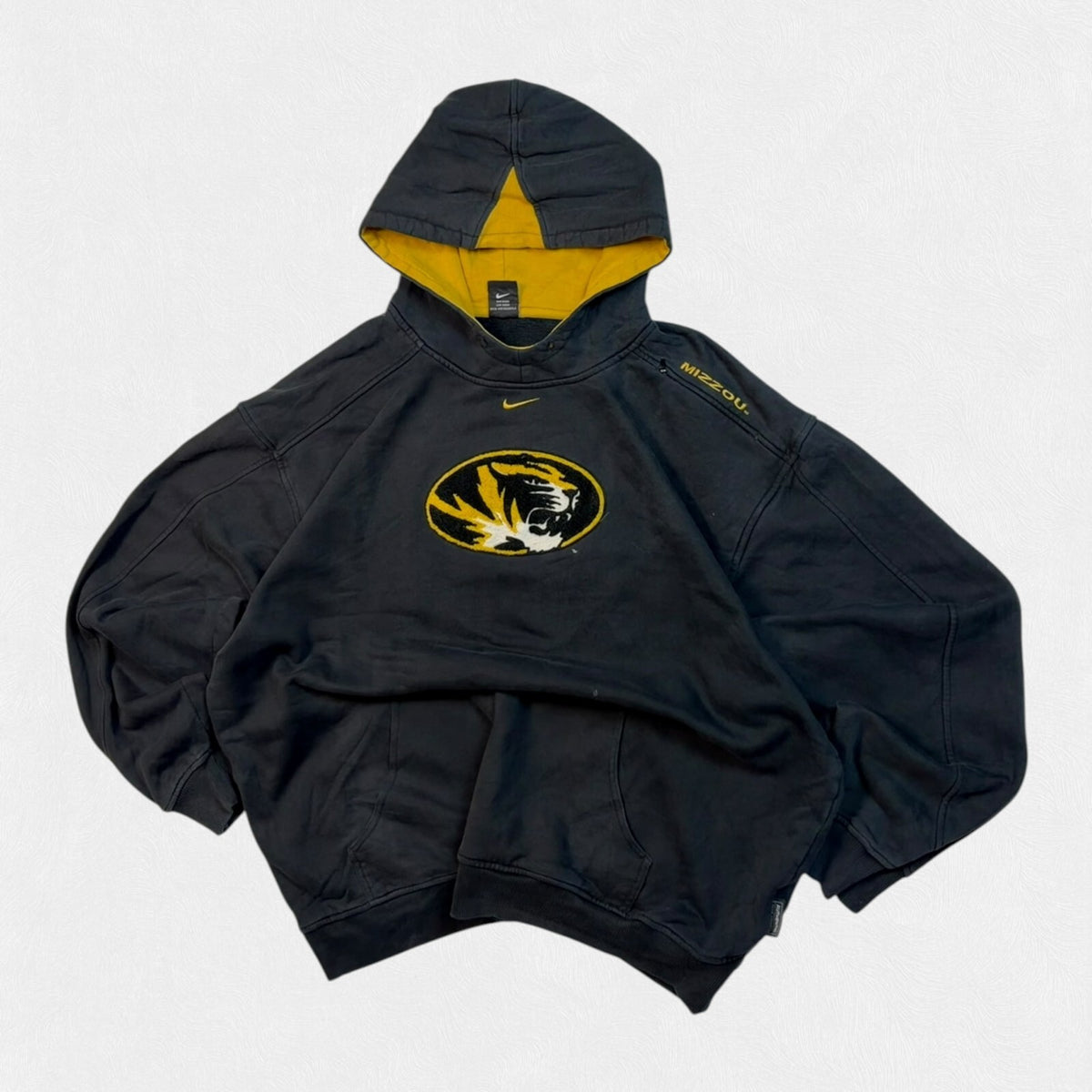 Vintage 90s Nike Mizzou centre swoosh hoodie (XL)