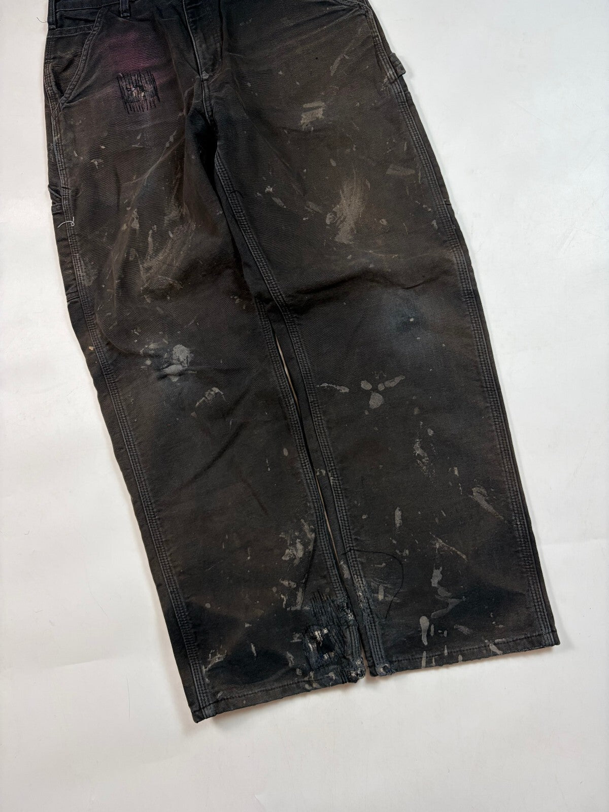 Carhartt paint splattered baggy carpenter pants (W32)