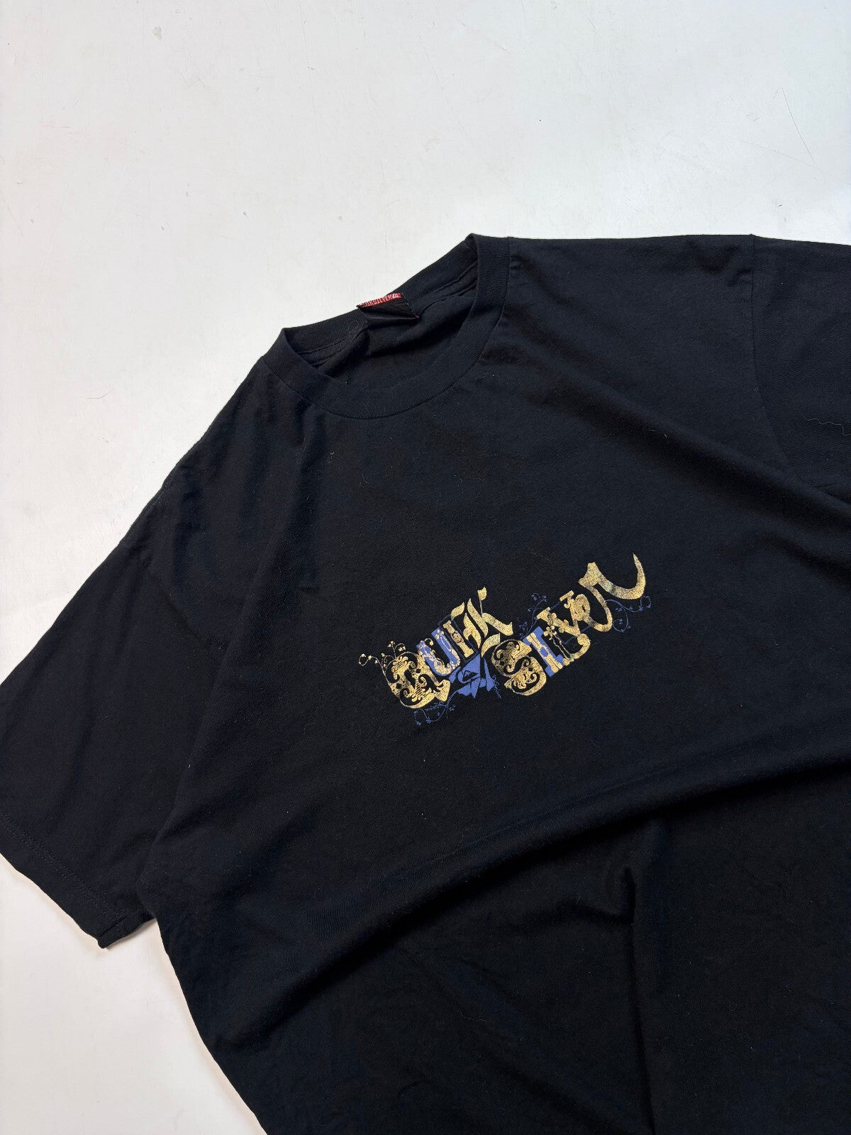 Vintage Y2K Quiksilver spell out graphic surfing tee (L)