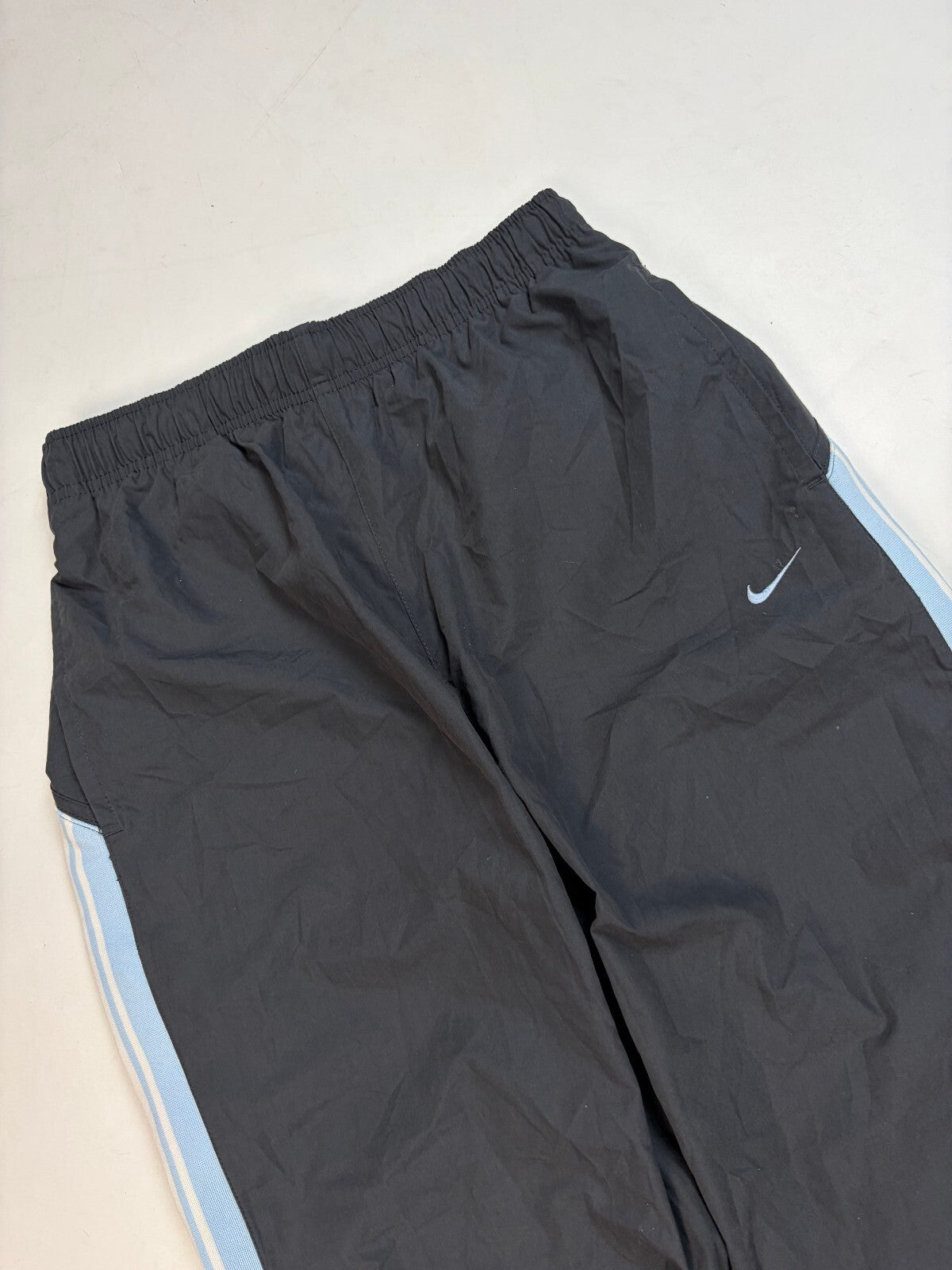 Vintage Y2K Nike side stripe baggy track pants (S)