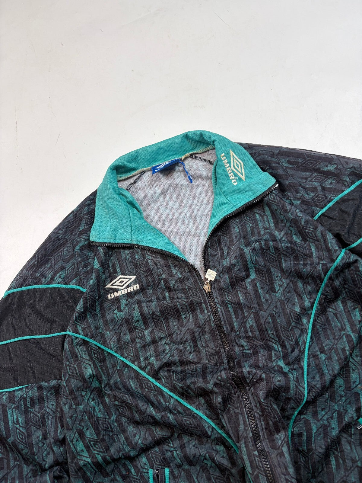 Vintage 90s Umbro abstract track jacket (XL)