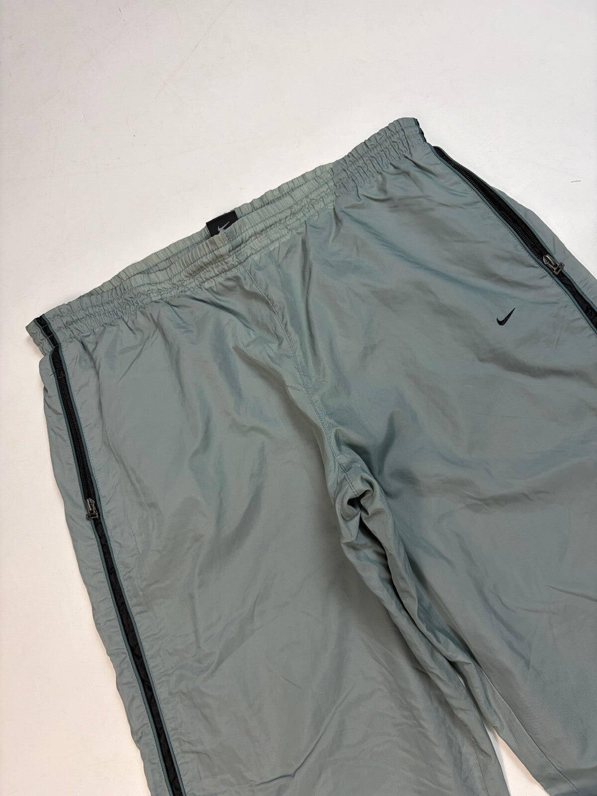 Vintage Y2K Nike side stripe baggy track pants (M)