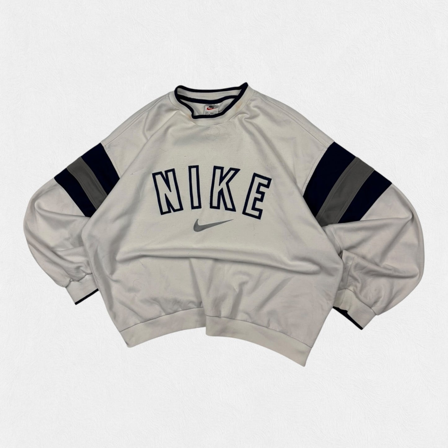 Vintage 90s Nike spell out sweatshirt (L)