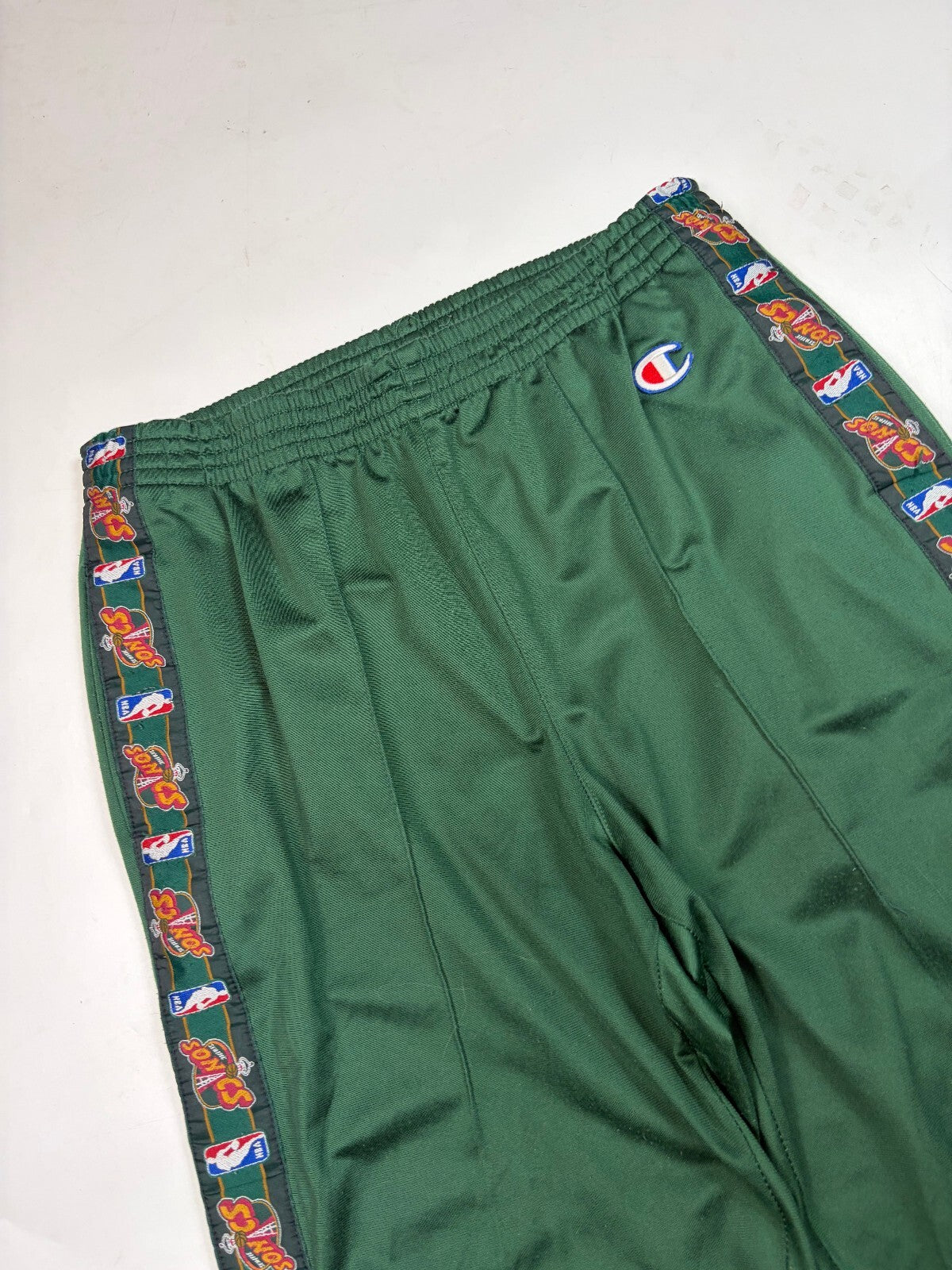 Vintage Champion Seattle Sonics baggy track pants (M)