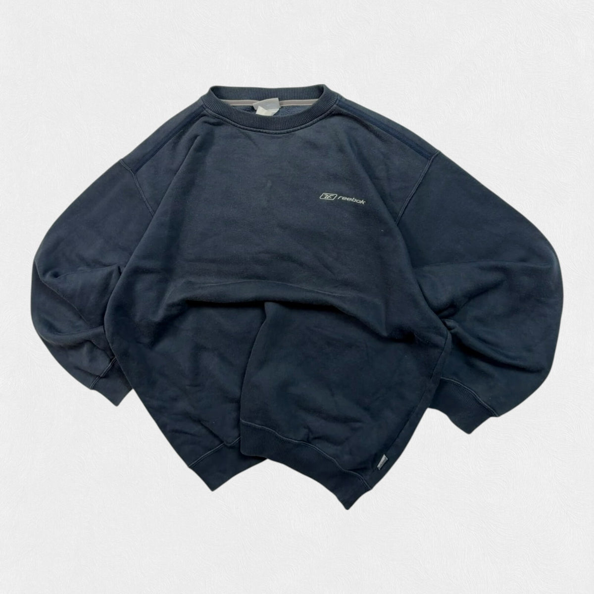 Vintage Y2K Reebok small logo sweatshirt (L)