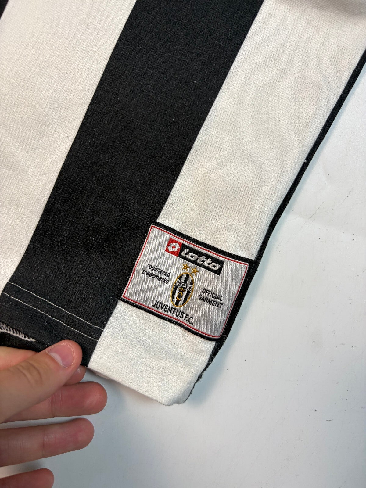Vintage Juventus 2000/01 Lotto home football shirt (M)
