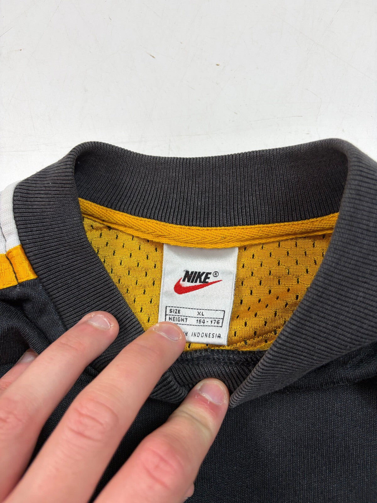 Vintage 90s Nike spell out sweatshirt (S)