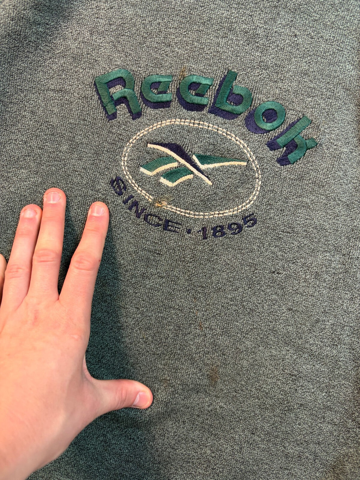 Vintage 90s Reebok centre logo sweatshirt (L)