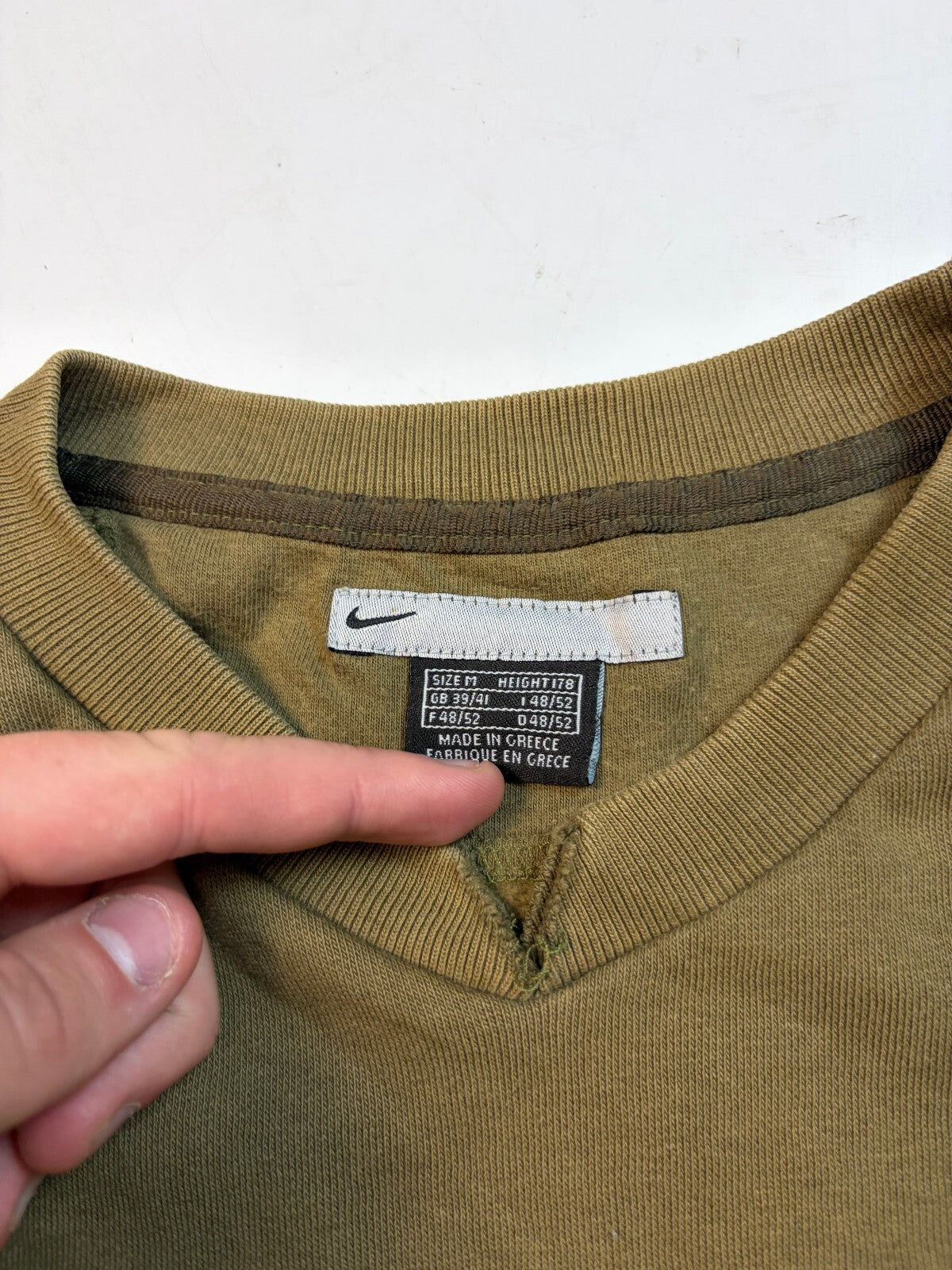 Vintage Y2K Nike mini swoosh sweatshirt (M)
