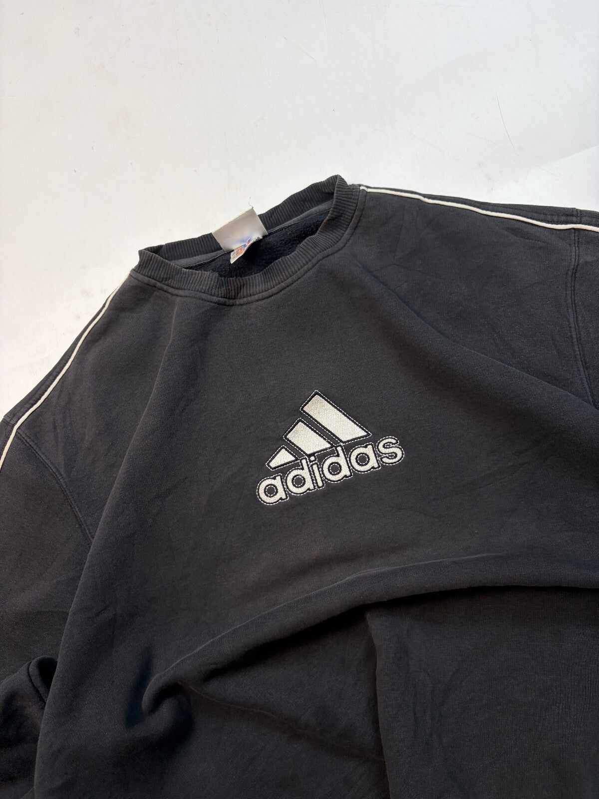 Vintage 90s Adidas centre logo sweatshirt (XL)
