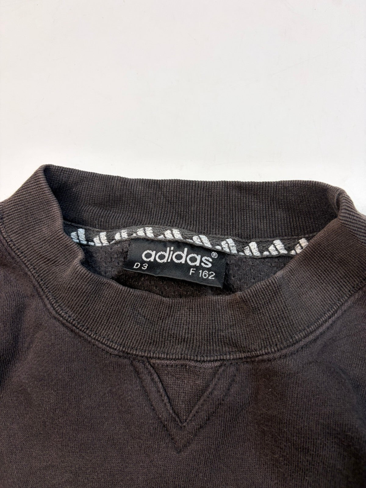 Vintage 90s Adidas centre logo sweatshirt (M)
