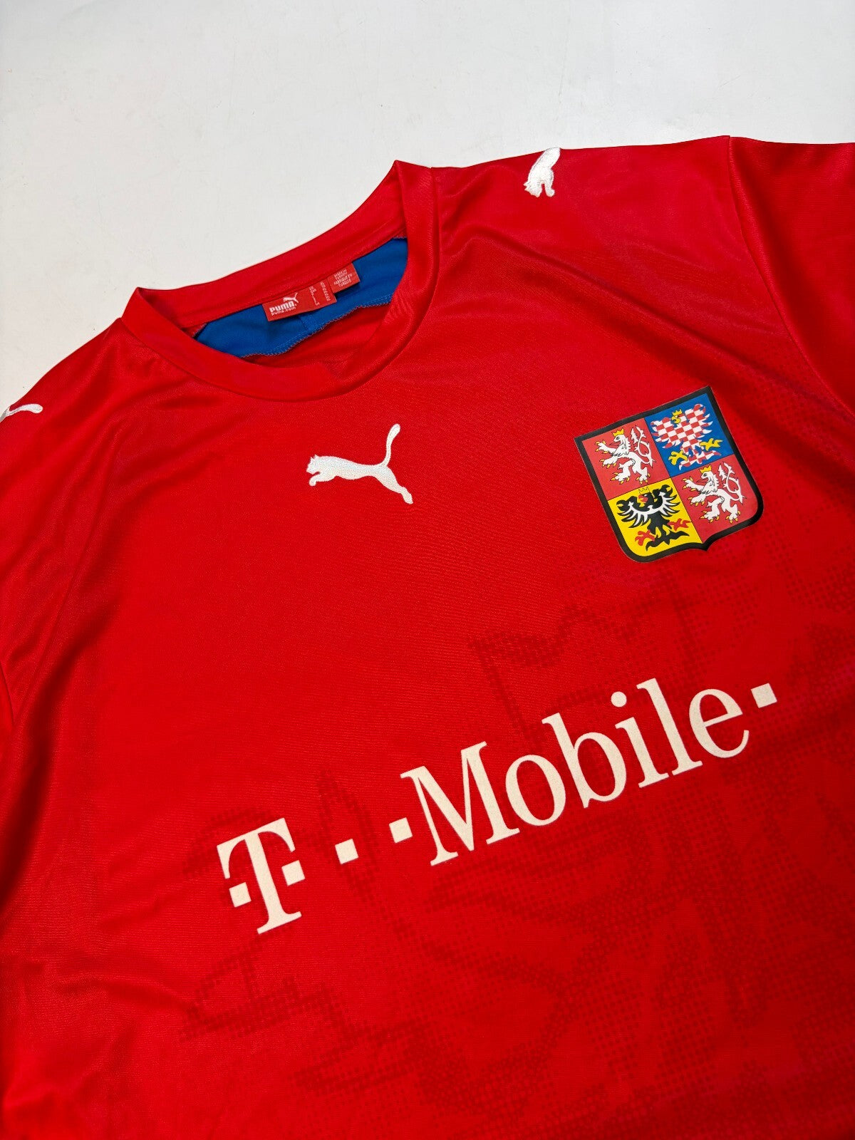 Vintage Czech Republic 2006-08 Puma football shirt (XL)