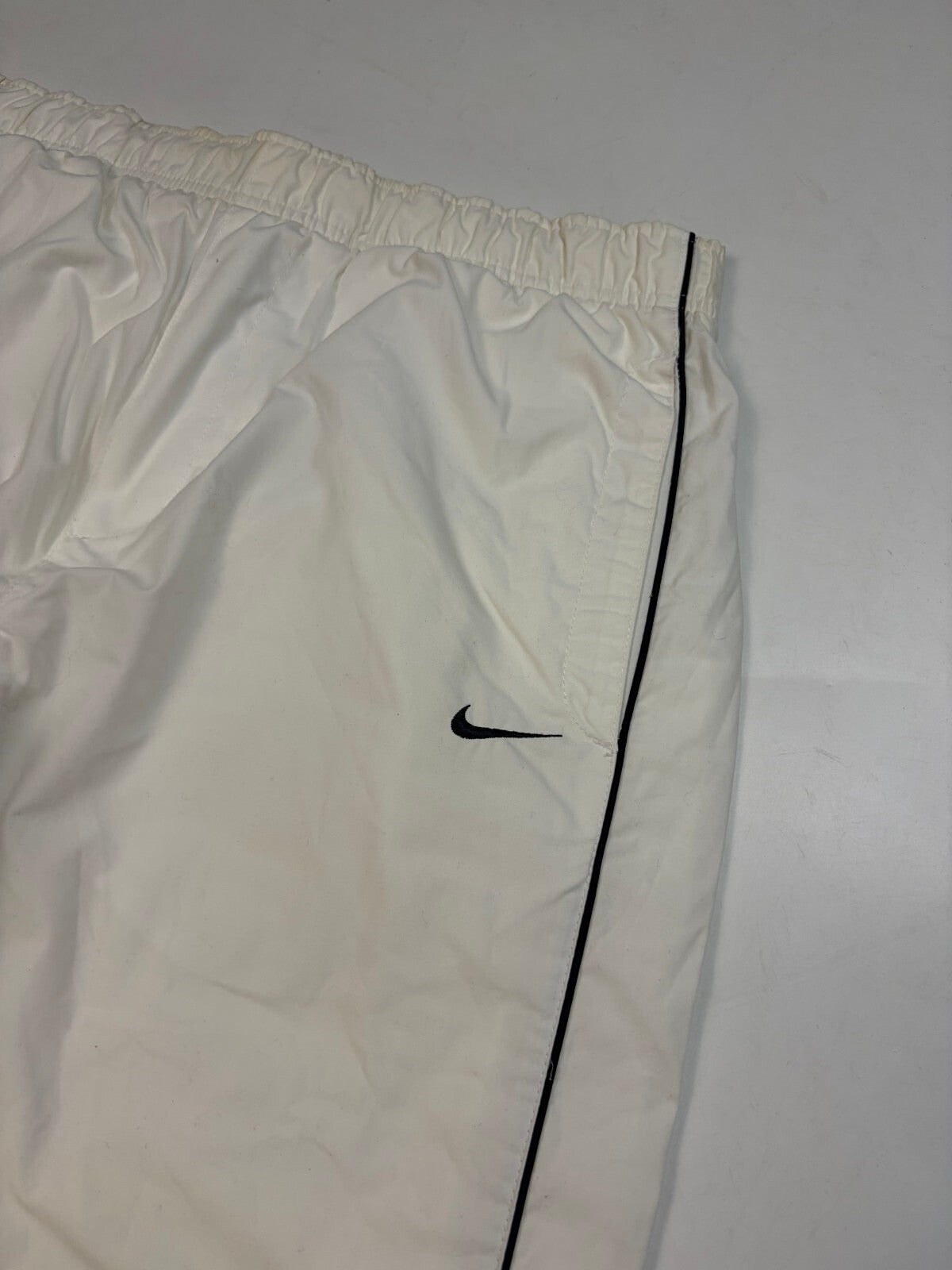 Vintage Y2K Nike side stripe baggy track pants (M)