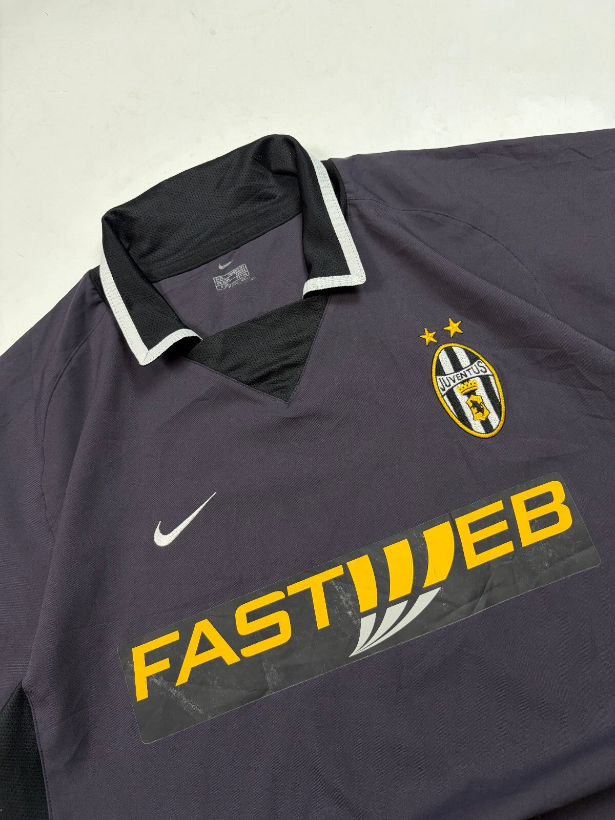Vintage Juventus 2003/04 football Nike third shirt (L)