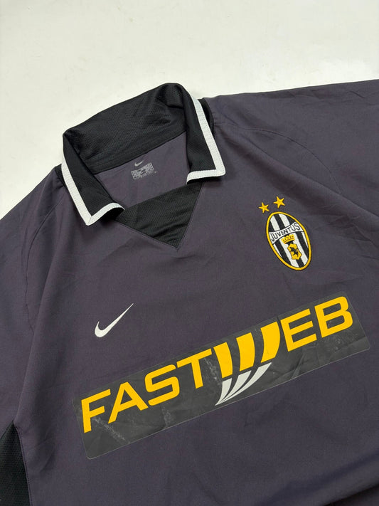 Vintage Juventus 2003/04 football Nike third shirt (L)