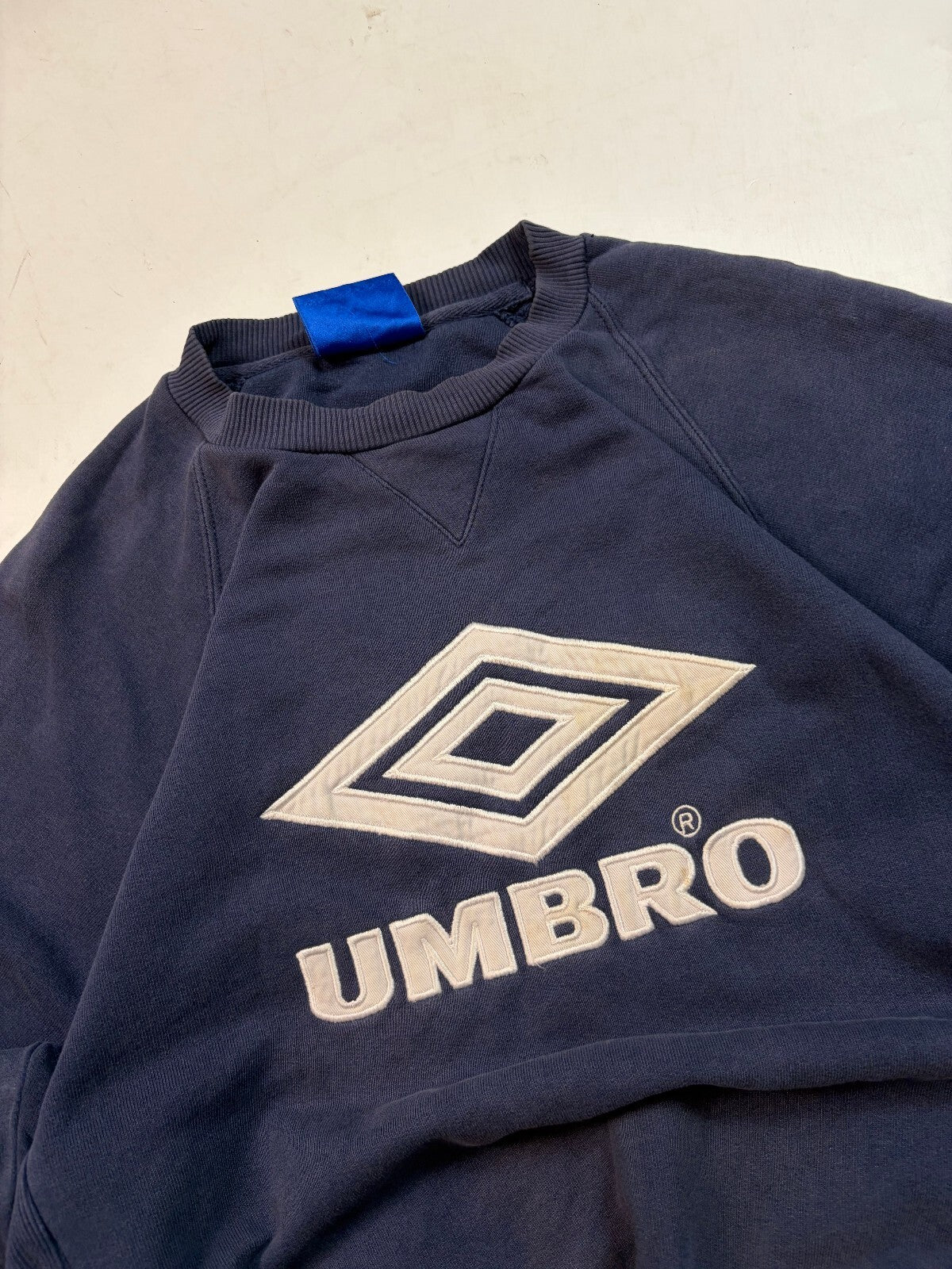 Vintage 90s Umbro centre logo sweatshirt (M)