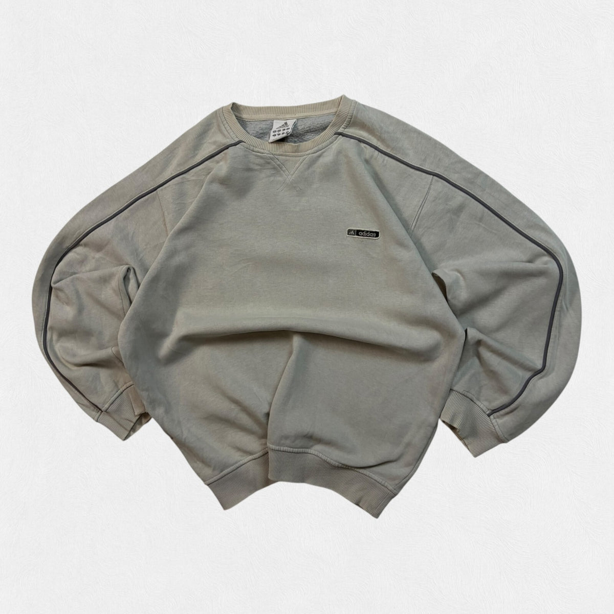 Vintage Y2K adidas small logo sweatshirt (L)