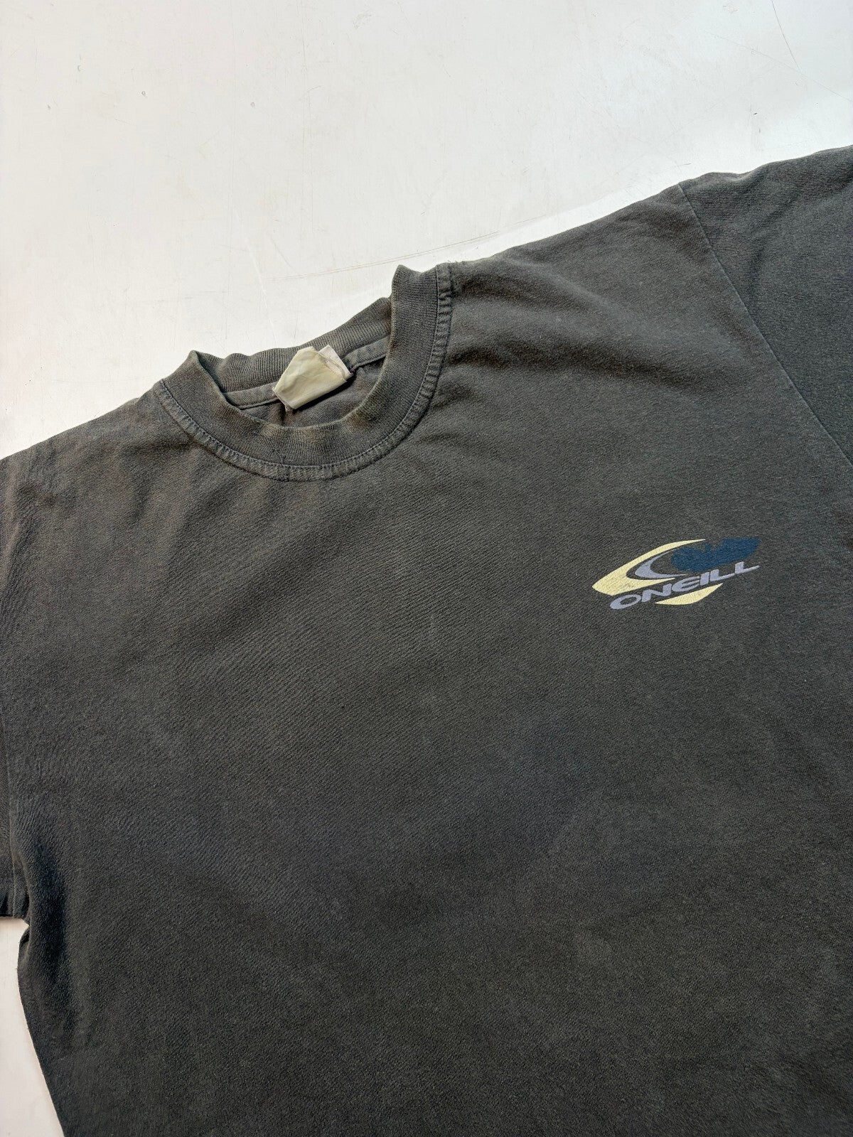 Vintage Y2K O'neill surfing graphic tee (M)