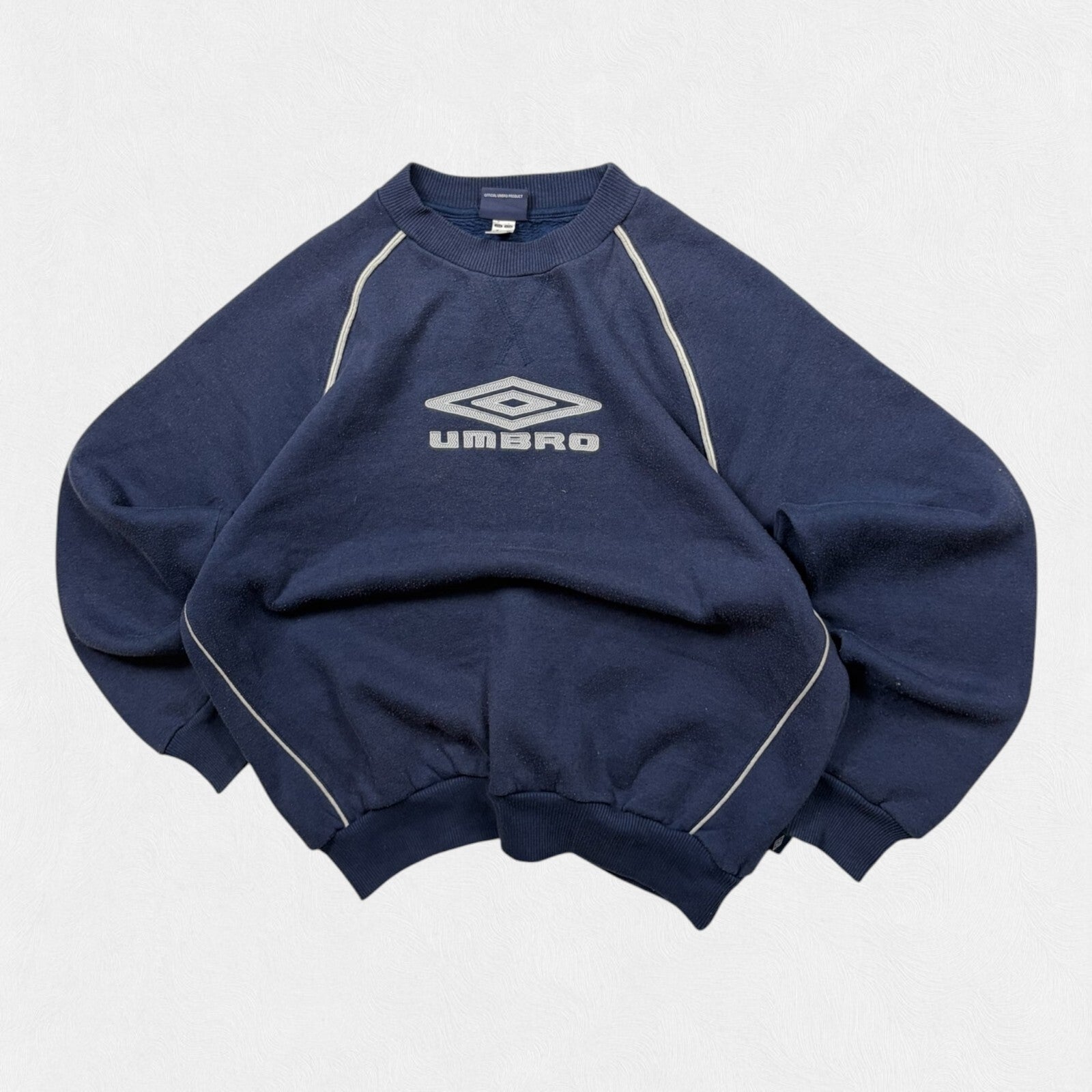 Vintage Y2K Umbro centre logo sweatshirt (M)