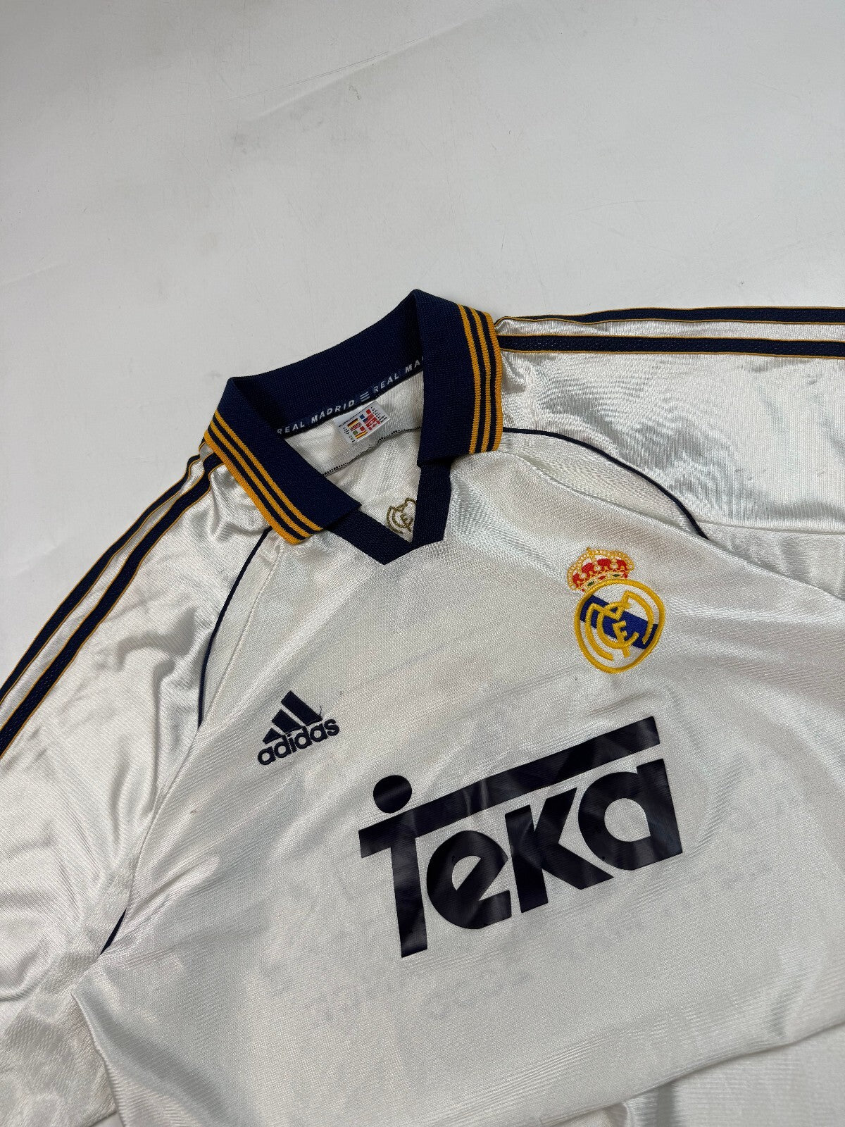 Vintage Real Madrid 1998-00 Adidas football shirt (M)
