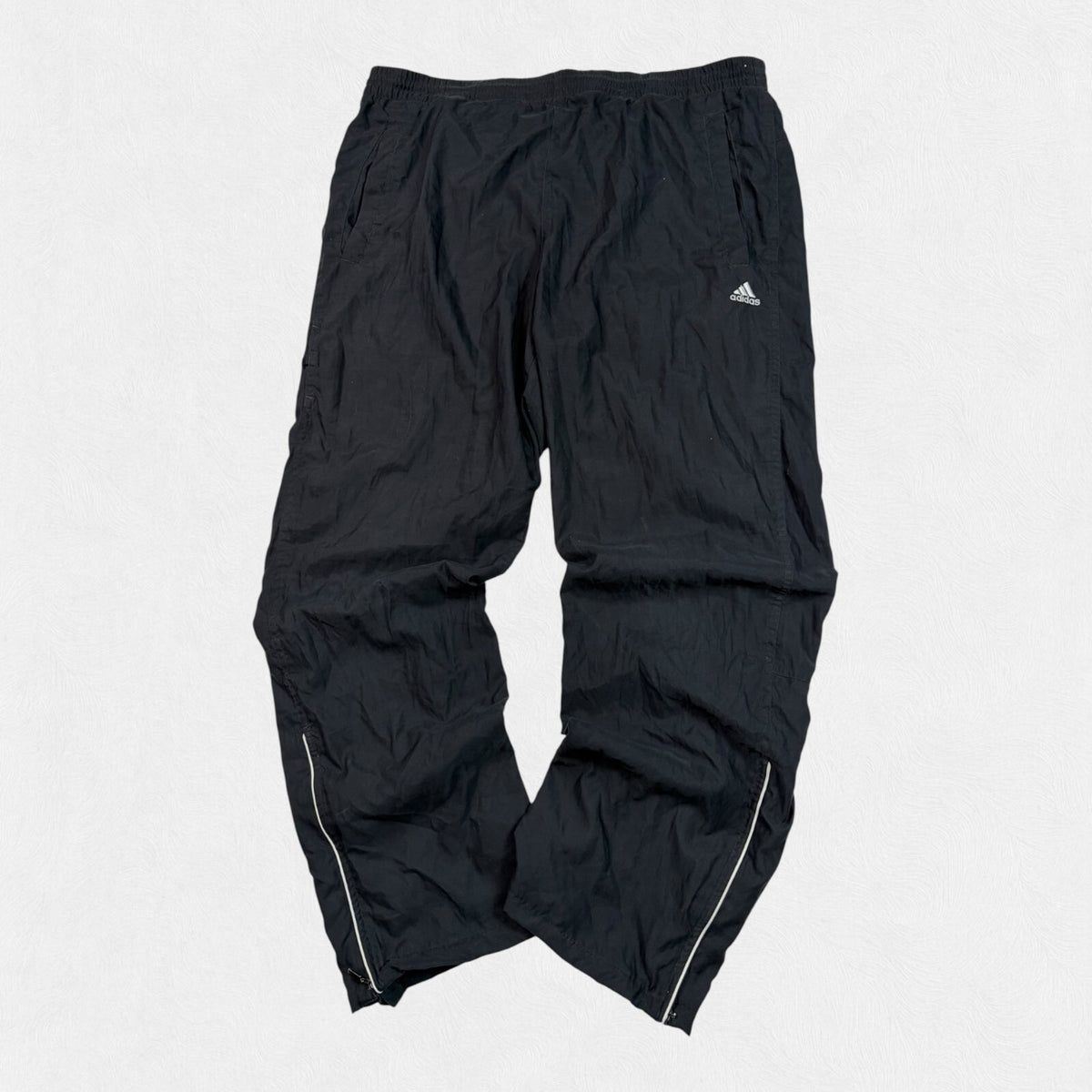 Vintage adidas baggy track pants (M)