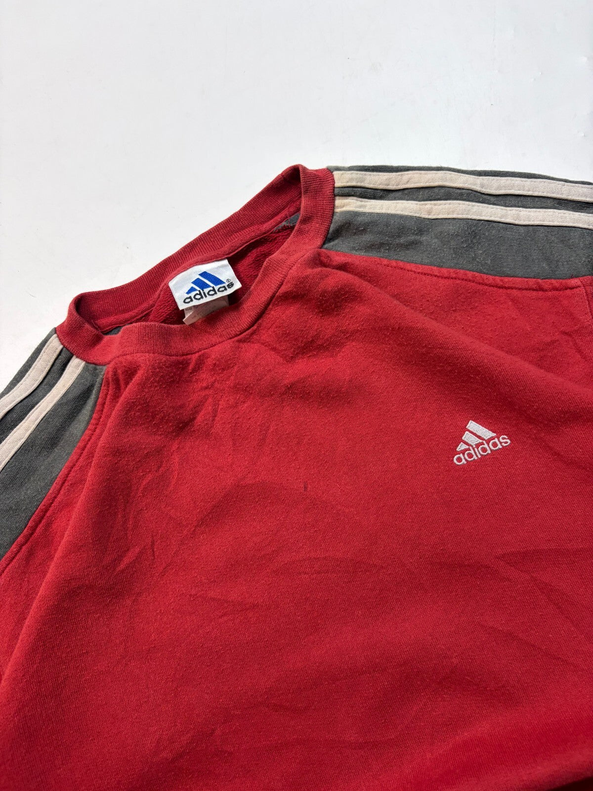 Vintage 90s adidas small logo sweatshirt (M)