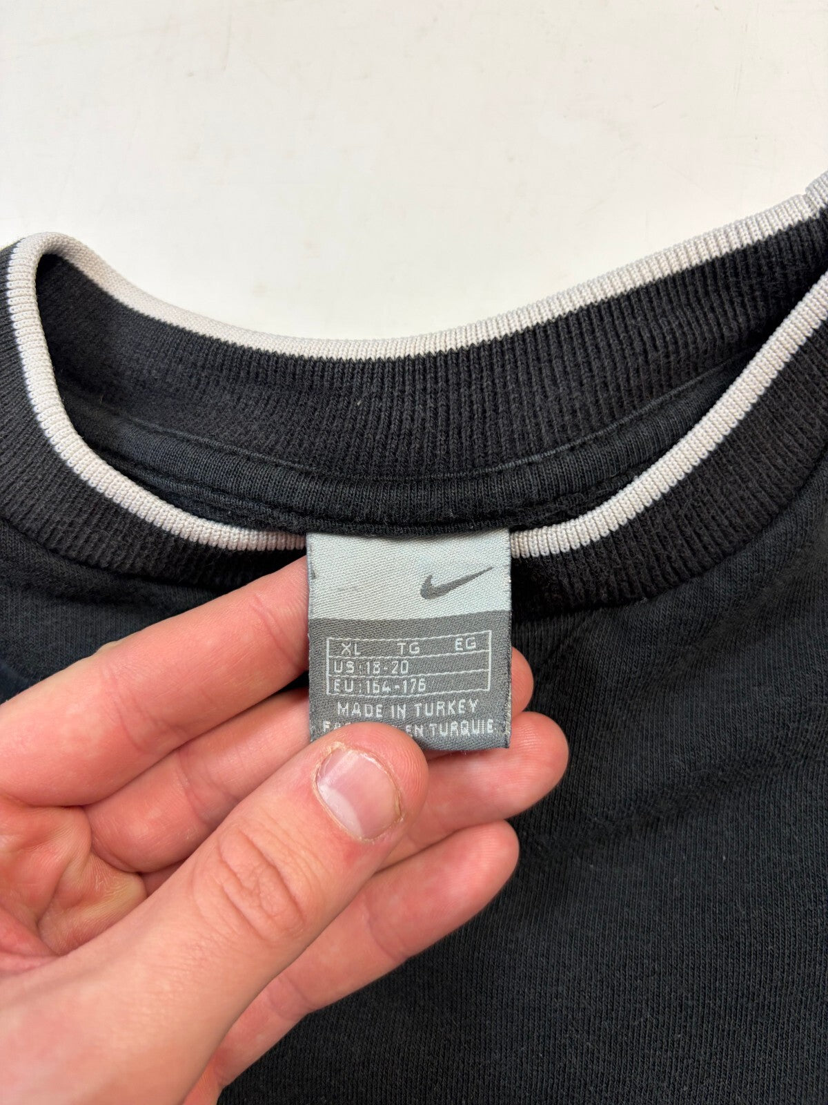 Vintage Y2K Nike mini swoosh sweatshirt (S)