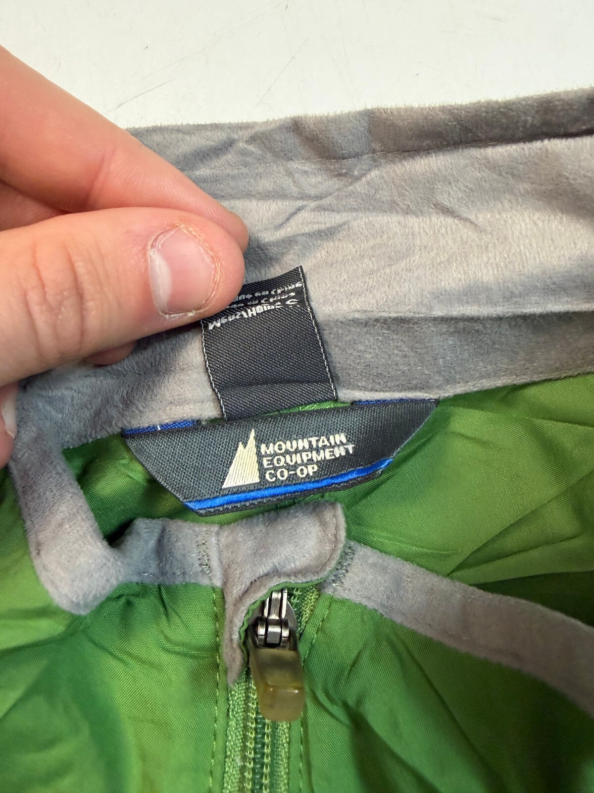Vintage Mountain equipment lightweight windbreaker jacket (XL)