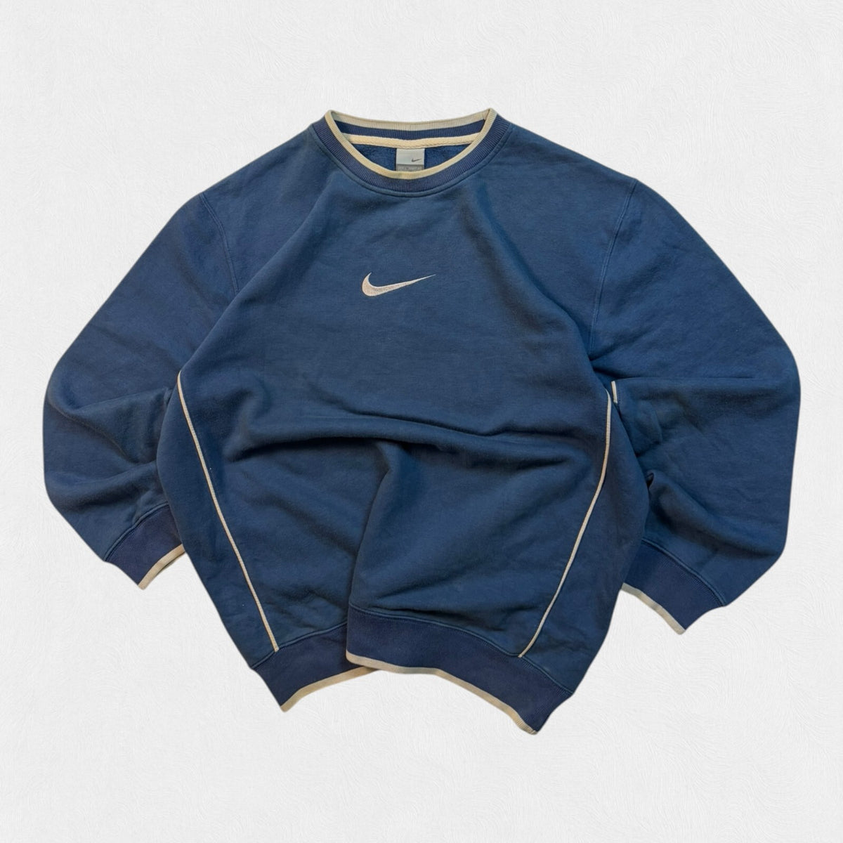 Vintage Y2K Nike centre swoosh sweatshirt (L)