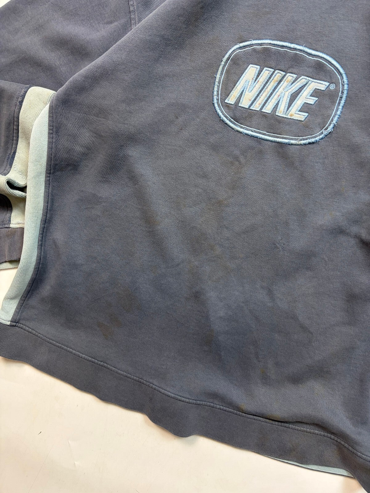 Vintage Y2K Nike centre logo sweatshirt (L)