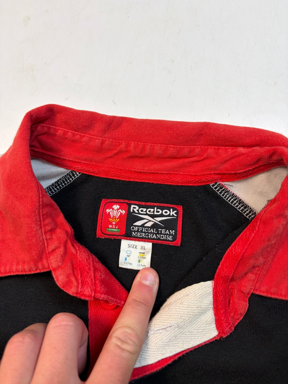 Vintage Wales 2000-02 Reebok training rugby shirt (XL)