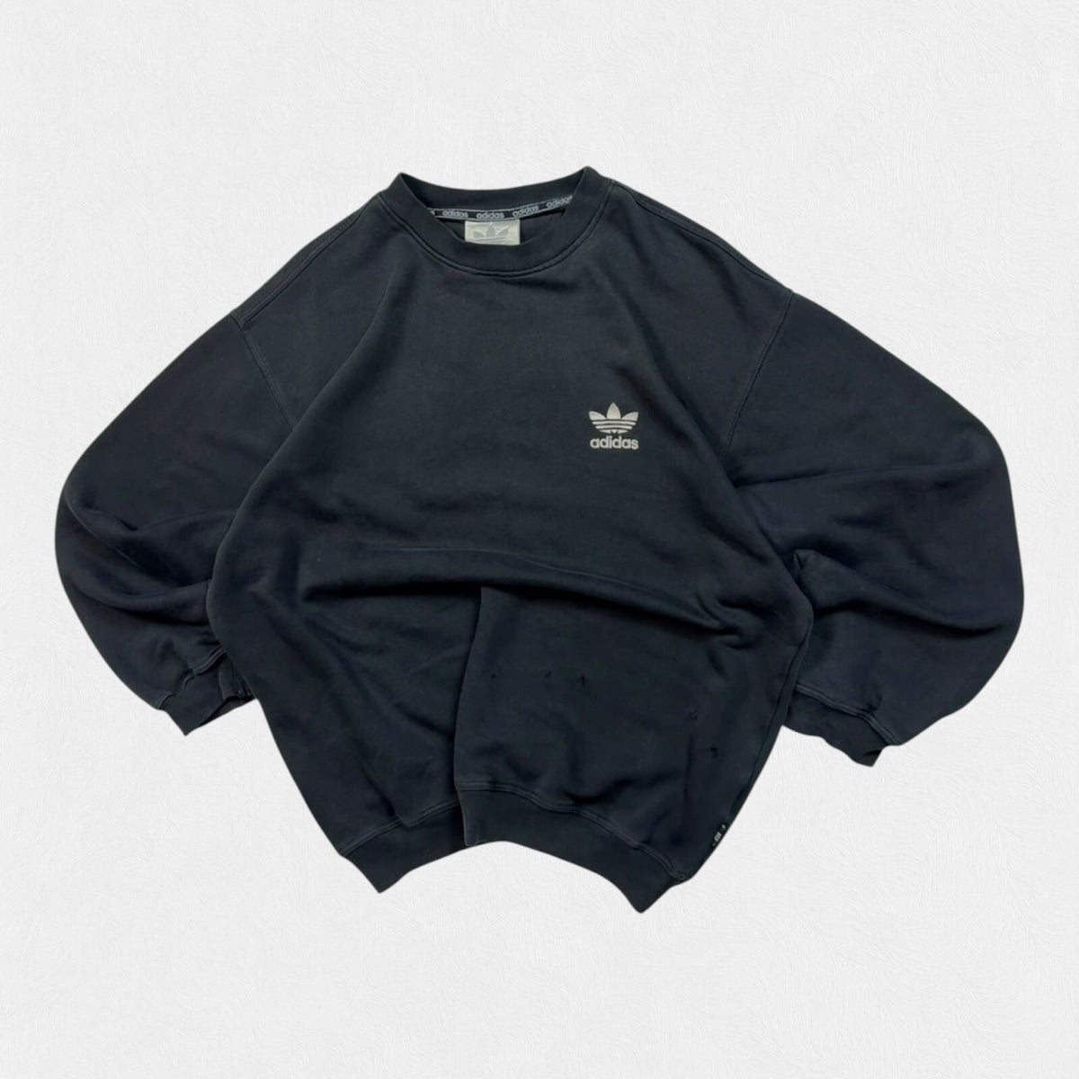 Vintage 90s adidas originals small logo sweatshirt (L)